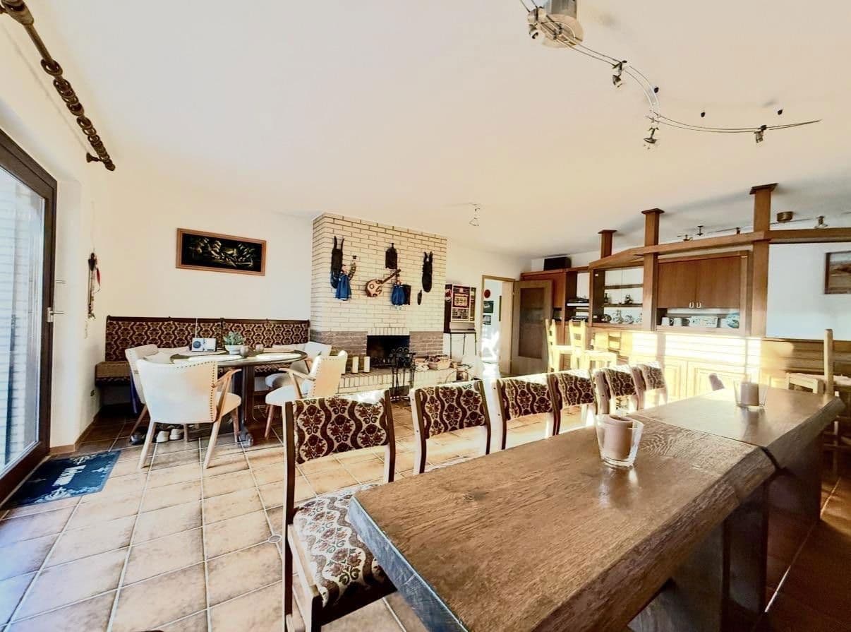 Predaj domu 423 m², pozemek 999 m², Am Eggeberg 4, Blomberg, Severné Porýnie - Westfálsko Predaj domu 423 m², pozemek 999 m², Am Eggeberg 4, Blomberg, Severné Porýnie - Westfálsko