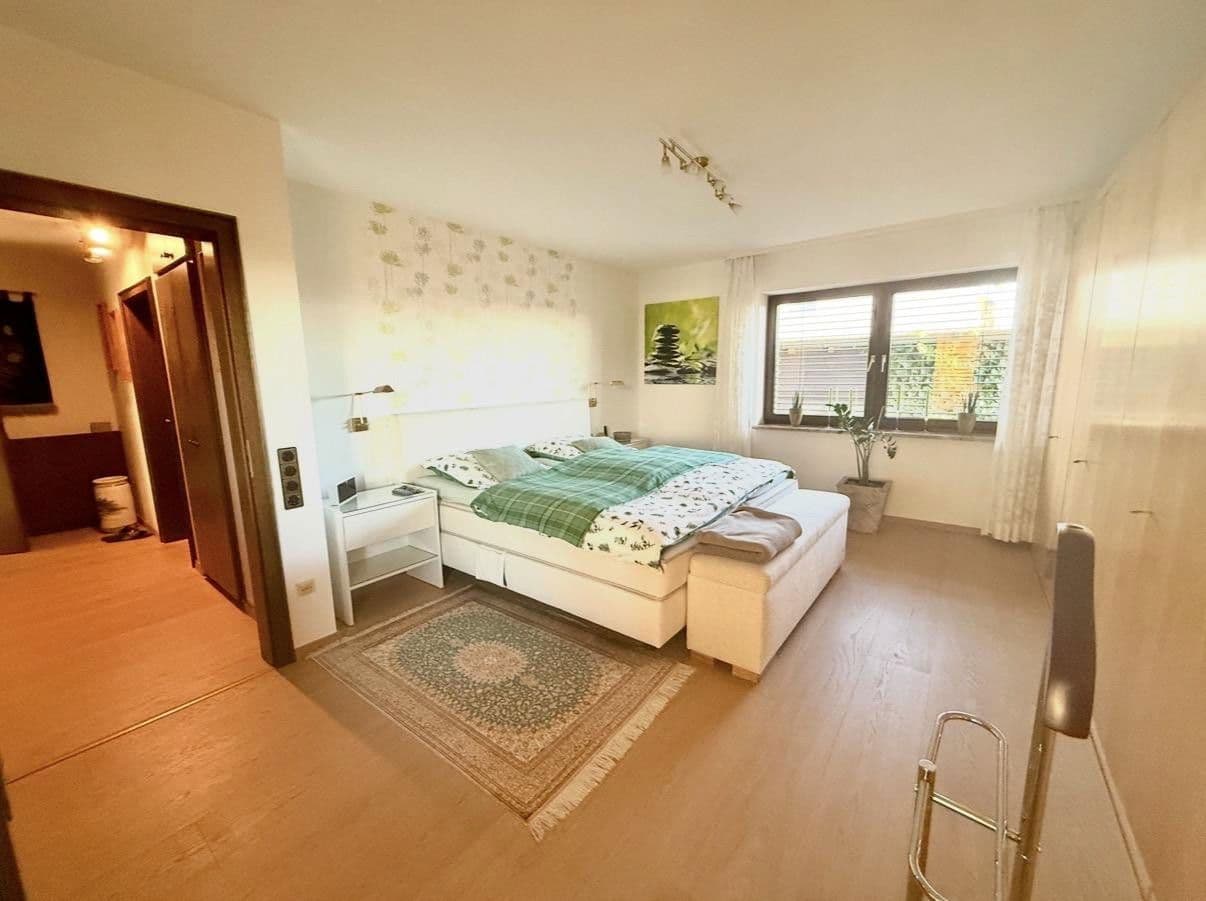 Predaj domu 423 m², pozemek 999 m², Am Eggeberg 4, Blomberg, Severné Porýnie - Westfálsko Predaj domu 423 m², pozemek 999 m², Am Eggeberg 4, Blomberg, Severné Porýnie - Westfálsko