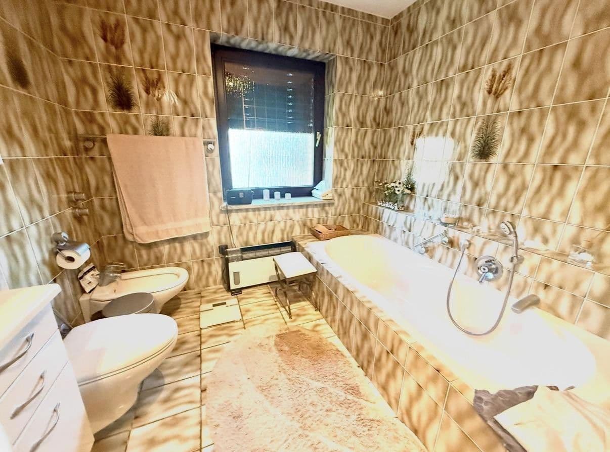 Predaj domu 423 m², pozemek 999 m², Am Eggeberg 4, Blomberg, Severné Porýnie - Westfálsko Predaj domu 423 m², pozemek 999 m², Am Eggeberg 4, Blomberg, Severné Porýnie - Westfálsko