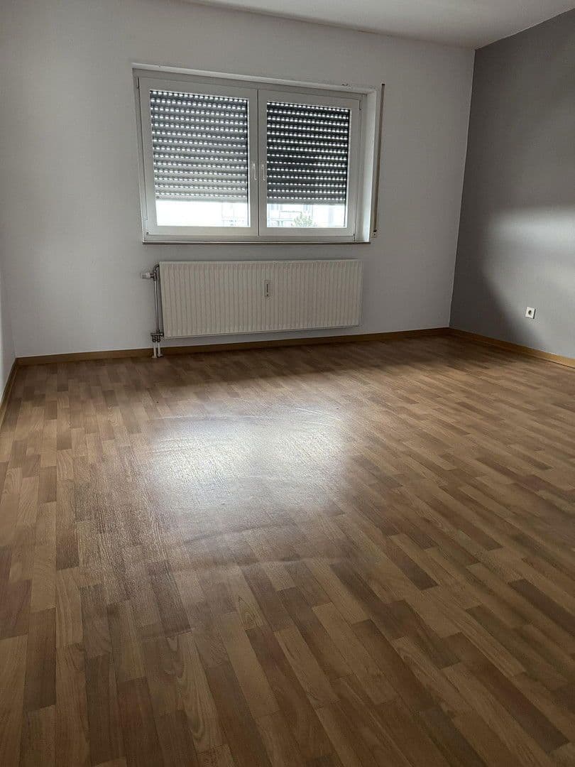 Prenájom bytu 3-izbový 90 m², Friedrich-Naumann Straße 17, Ludwigshafen am Rhein, Porýnie-Falcko Prenájom bytu 3-izbový 90 m², Friedrich-Naumann Straße 17, Ludwigshafen am Rhein, Porýnie-Falcko