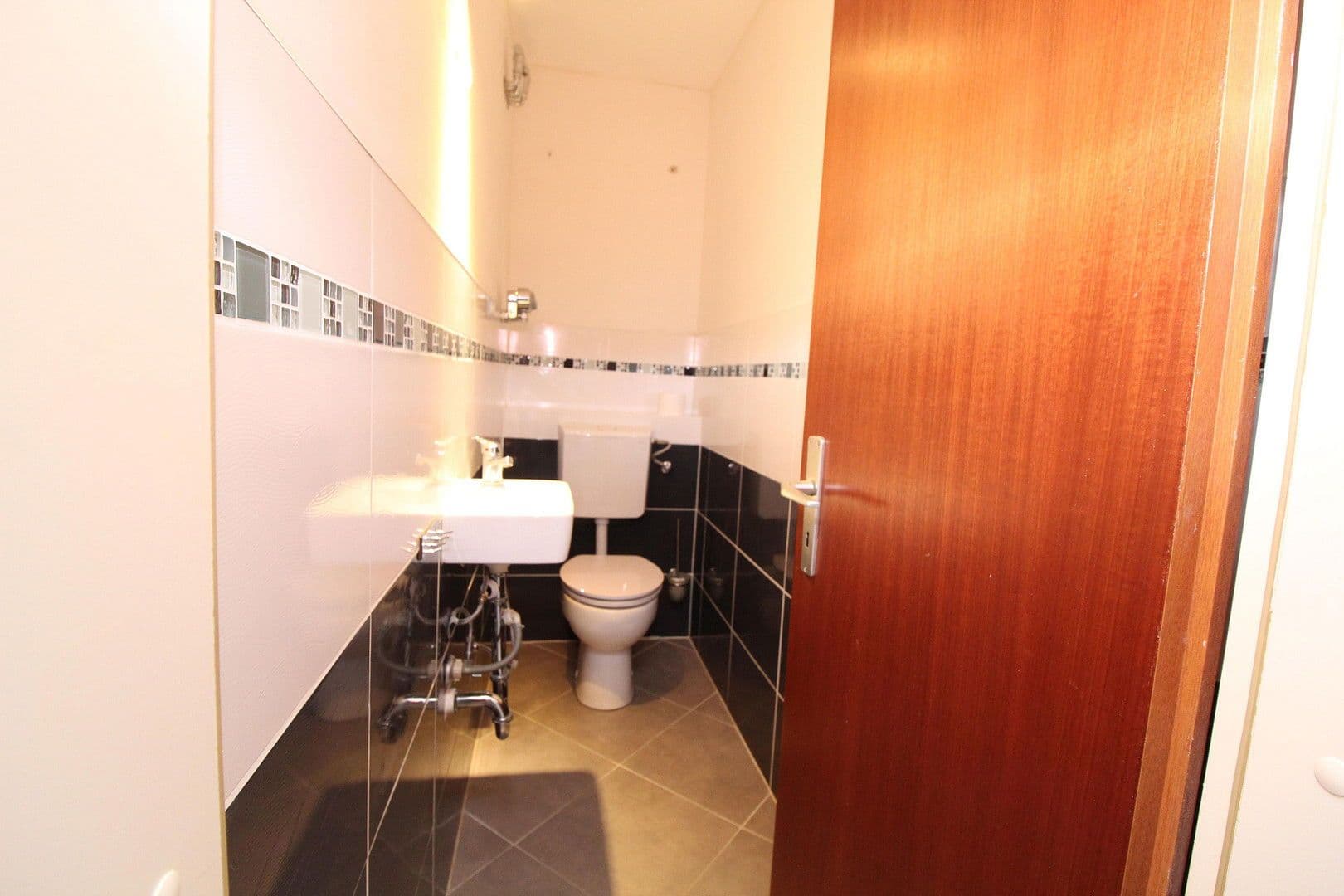 Prenájom bytu 3-izbový 90 m², Friedrich-Naumann Straße 17, Ludwigshafen am Rhein, Porýnie-Falcko Prenájom bytu 3-izbový 90 m², Friedrich-Naumann Straße 17, Ludwigshafen am Rhein, Porýnie-Falcko