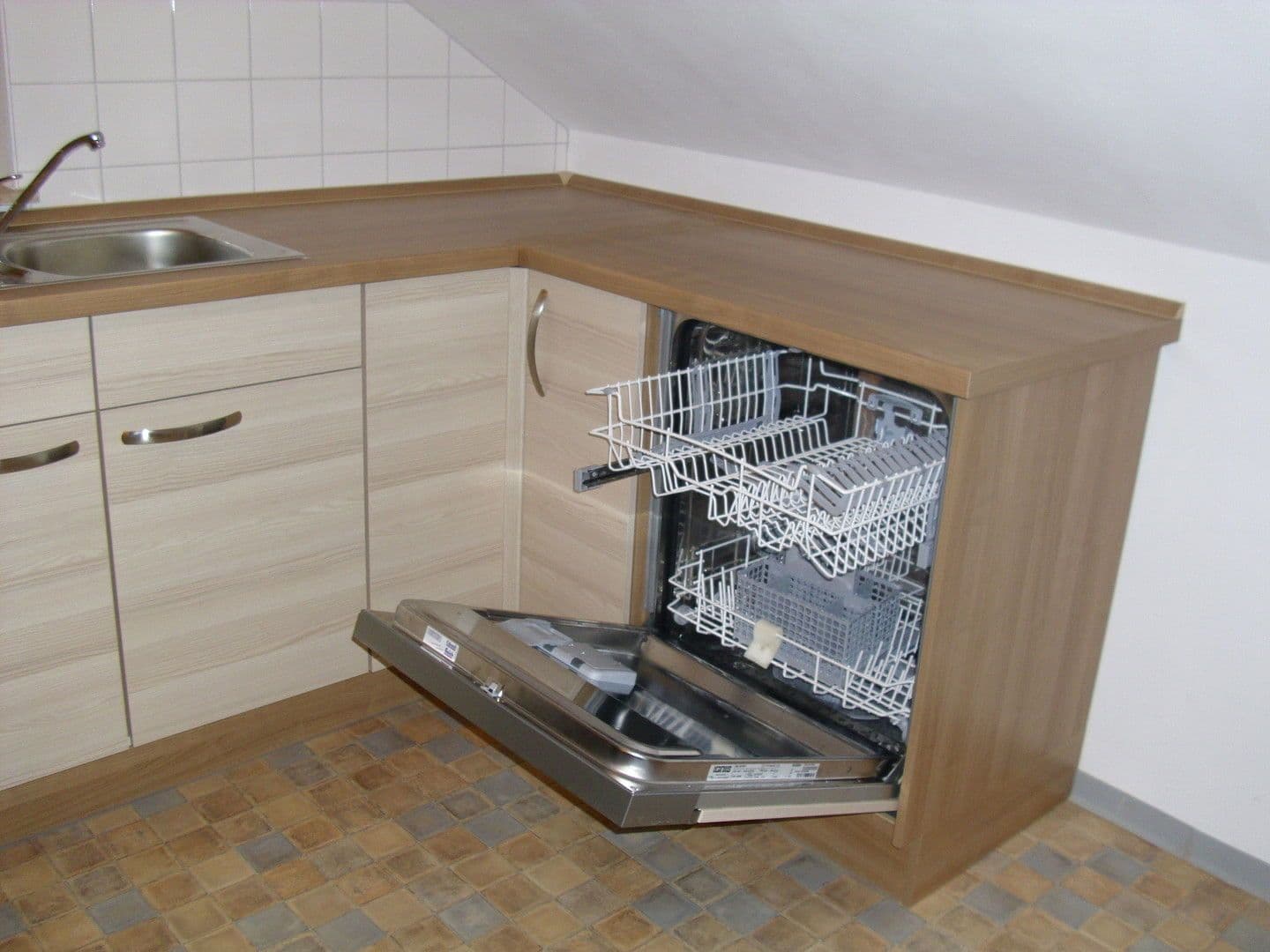 Prenájom bytu 2-izbový 69 m², Nieder-Mörler-Str. 13, Bad Nauheim, Hesensko Prenájom bytu 2-izbový 69 m², Nieder-Mörler-Str. 13, Bad Nauheim, Hesensko