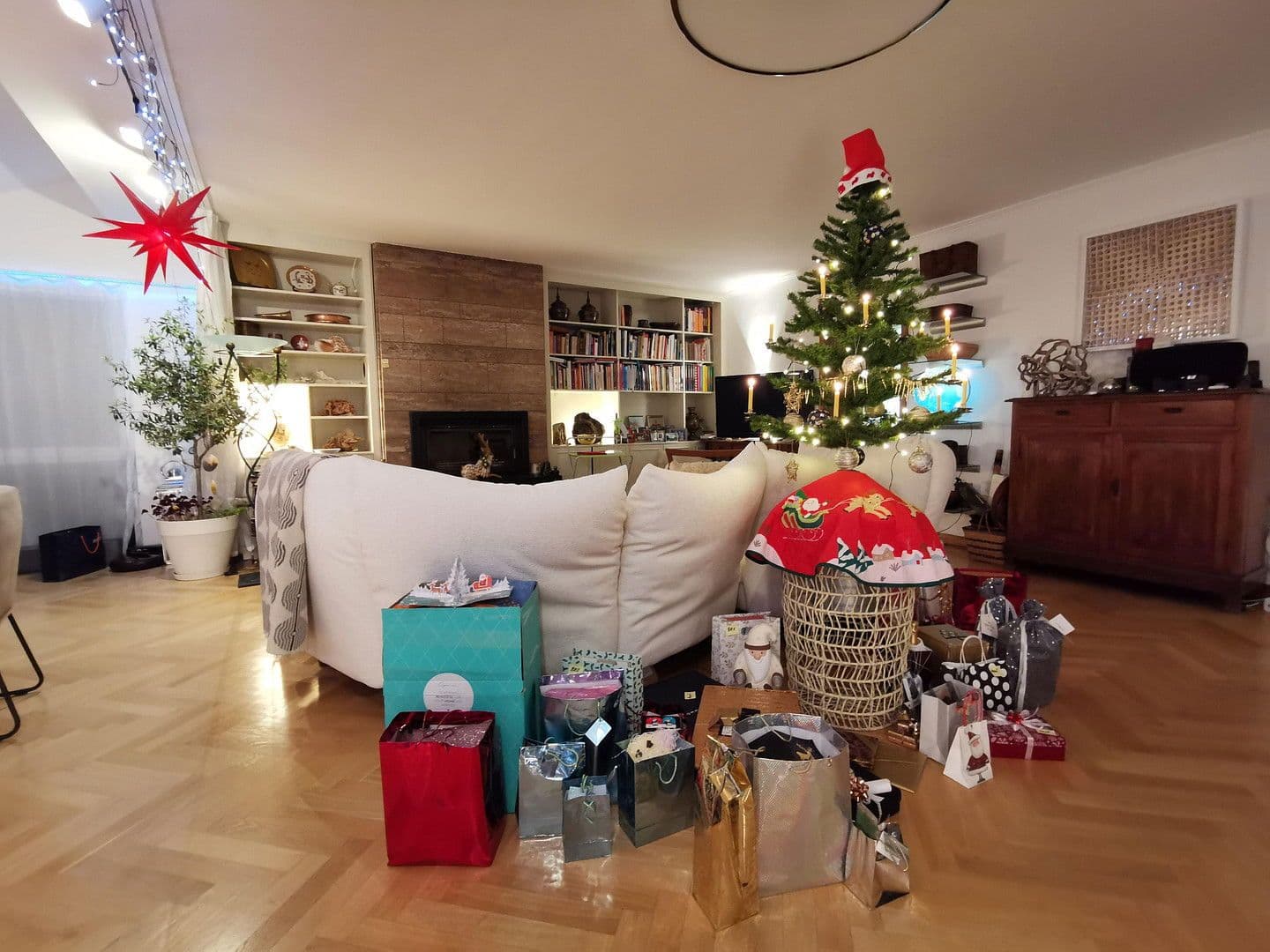 Predaj domu 493 m², pozemek 1.531 m², Glashütten, Hesensko Predaj domu 493 m², pozemek 1.531 m², Glashütten, Hesensko