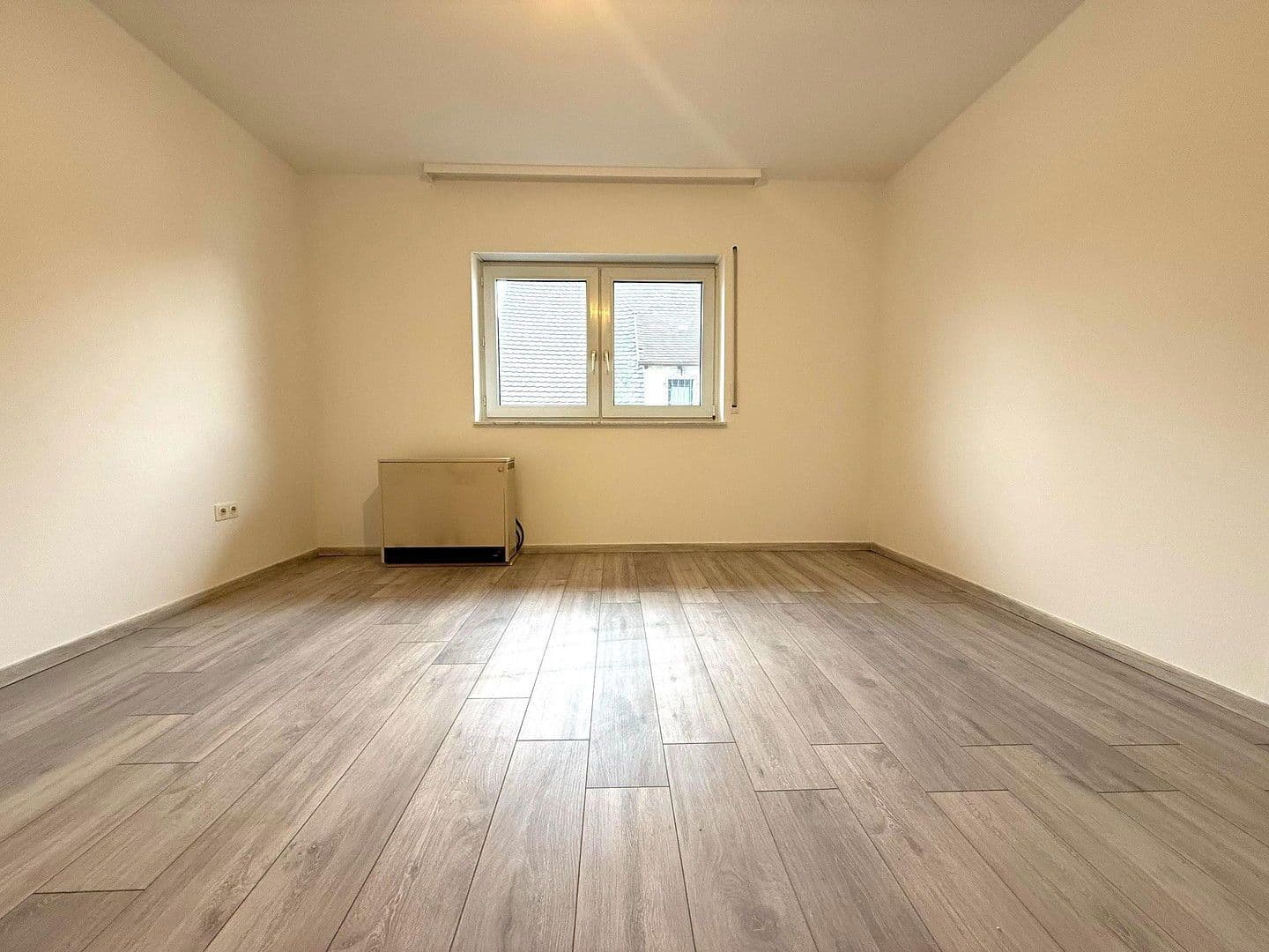 Prenájom bytu 5-izbový 92 m², Fliederstr. 1a, Rheinstetten, Bádensko-Wurttembersko Prenájom bytu 5-izbový 92 m², Fliederstr. 1a, Rheinstetten, Bádensko-Wurttembersko