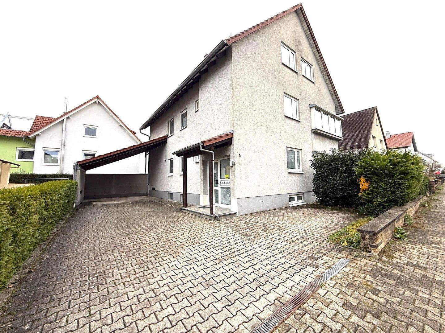 Prenájom bytu 5-izbový 92 m², Fliederstr. 1a, Rheinstetten, Bádensko-Wurttembersko Prenájom bytu 5-izbový 92 m², Fliederstr. 1a, Rheinstetten, Bádensko-Wurttembersko