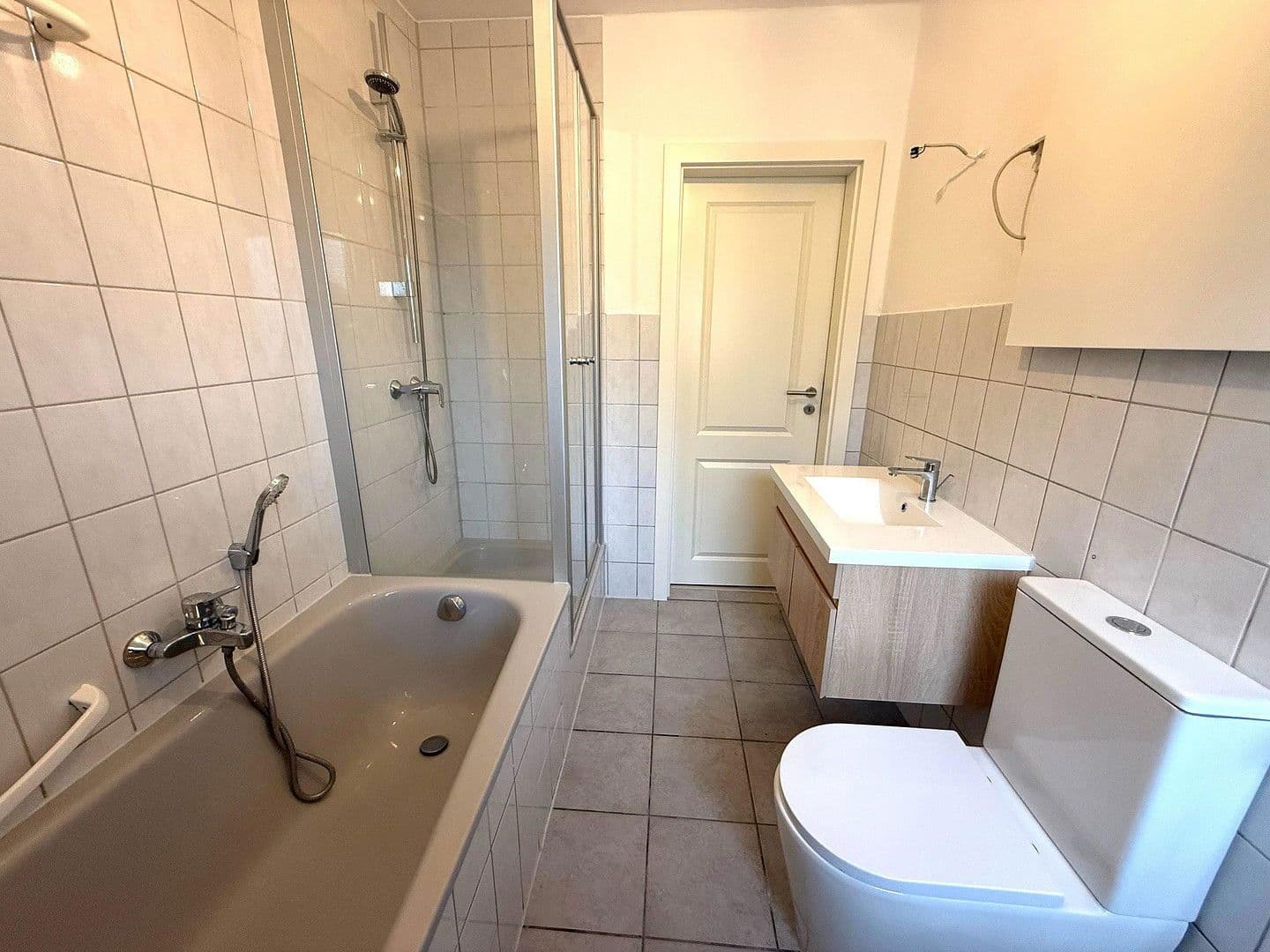 Prenájom bytu 5-izbový 92 m², Fliederstr. 1a, Rheinstetten, Bádensko-Wurttembersko Prenájom bytu 5-izbový 92 m², Fliederstr. 1a, Rheinstetten, Bádensko-Wurttembersko