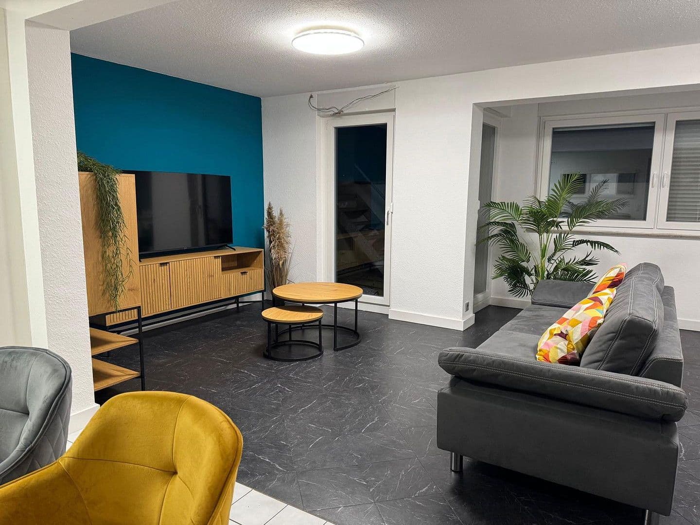 Prenájom bytu 2-izbový 65 m², untere Heckenstraße 51, Stuttgart (Hedelfingen), Bádensko-Wurttembersko Prenájom bytu 2-izbový 65 m², untere Heckenstraße 51, Stuttgart (Hedelfingen), Bádensko-Wurttembersko