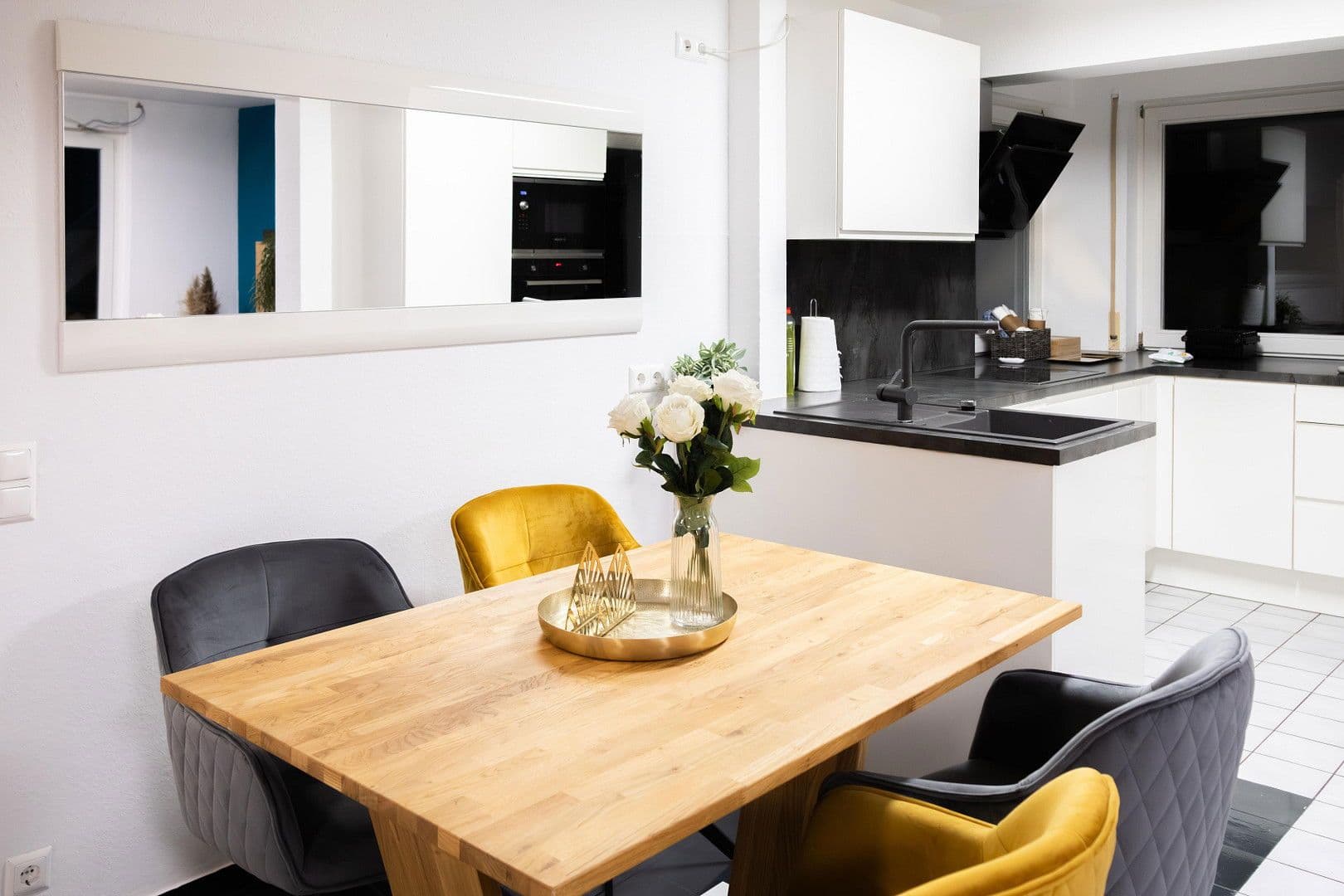 Prenájom bytu 2-izbový 65 m², untere Heckenstraße 51, Stuttgart (Hedelfingen), Bádensko-Wurttembersko Prenájom bytu 2-izbový 65 m², untere Heckenstraße 51, Stuttgart (Hedelfingen), Bádensko-Wurttembersko