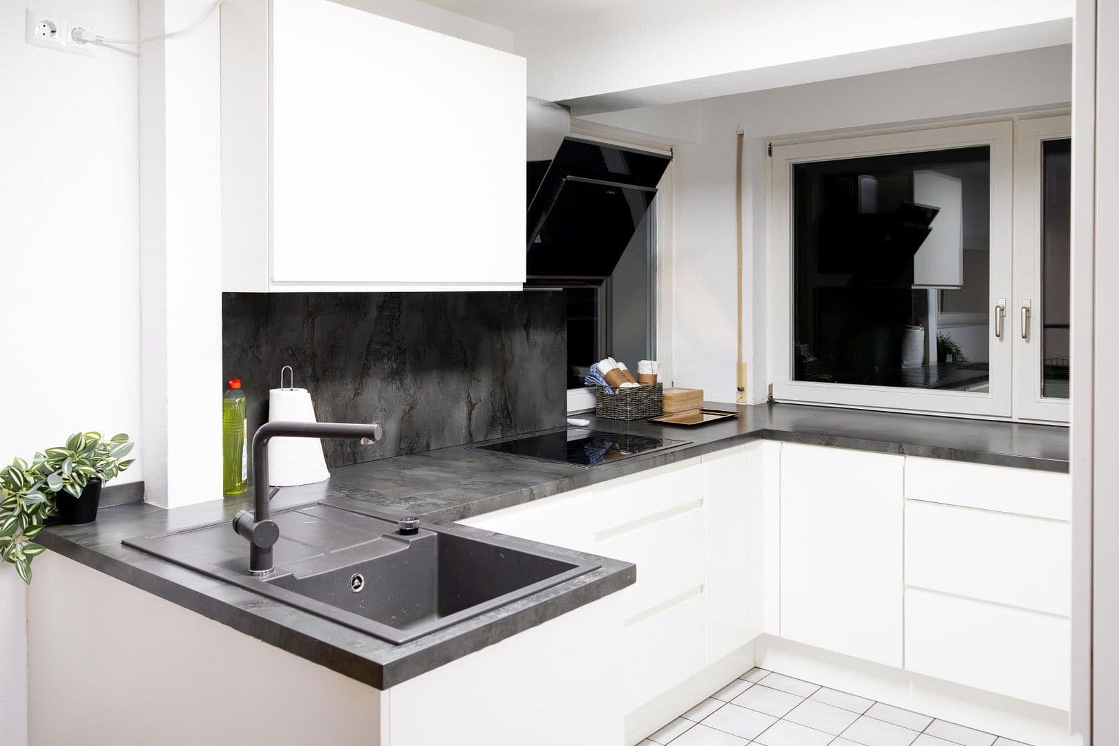 Prenájom bytu 2-izbový 65 m², untere Heckenstraße 51, Stuttgart (Hedelfingen), Bádensko-Wurttembersko Prenájom bytu 2-izbový 65 m², untere Heckenstraße 51, Stuttgart (Hedelfingen), Bádensko-Wurttembersko