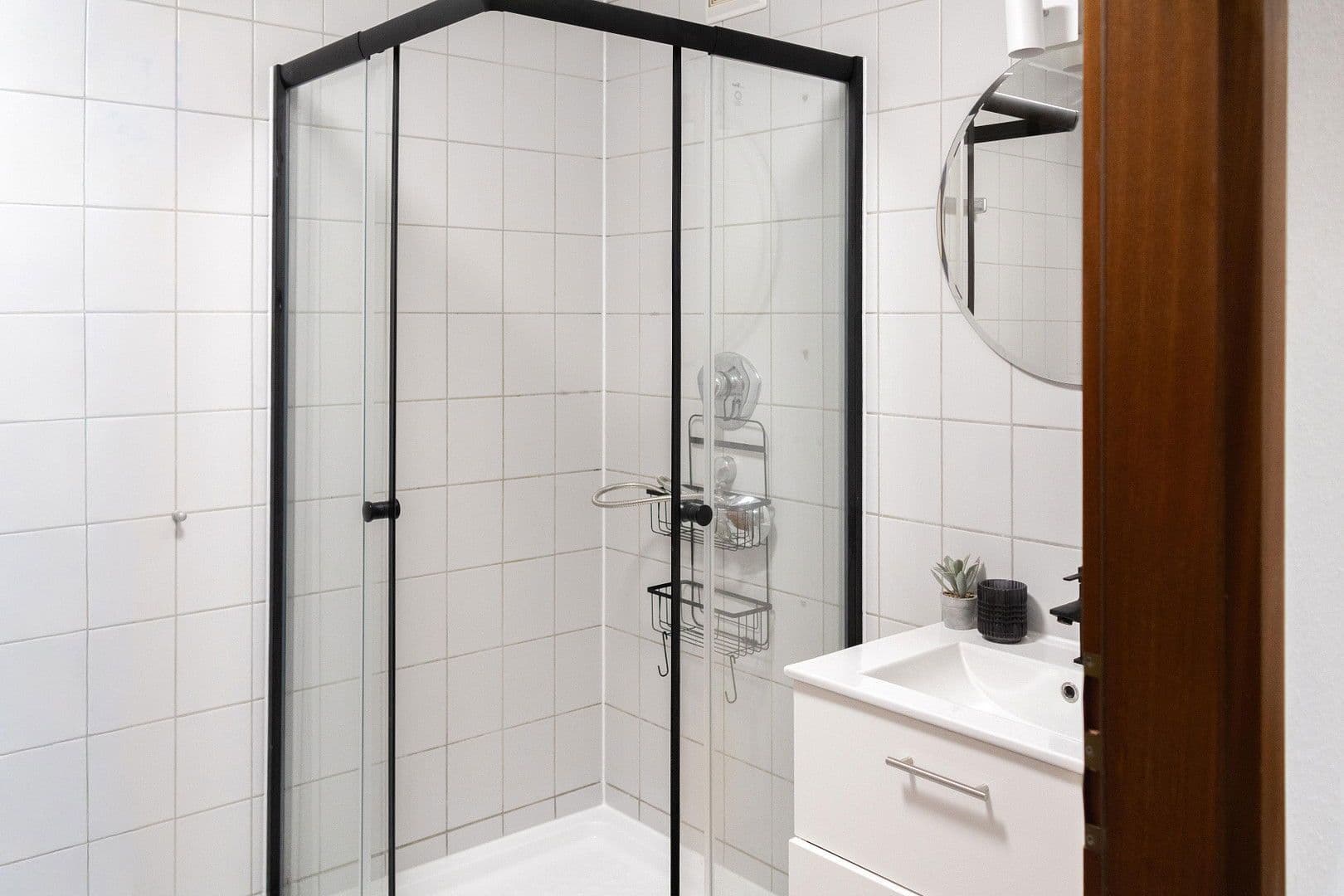 Prenájom bytu 2-izbový 65 m², untere Heckenstraße 51, Stuttgart (Hedelfingen), Bádensko-Wurttembersko Prenájom bytu 2-izbový 65 m², untere Heckenstraße 51, Stuttgart (Hedelfingen), Bádensko-Wurttembersko