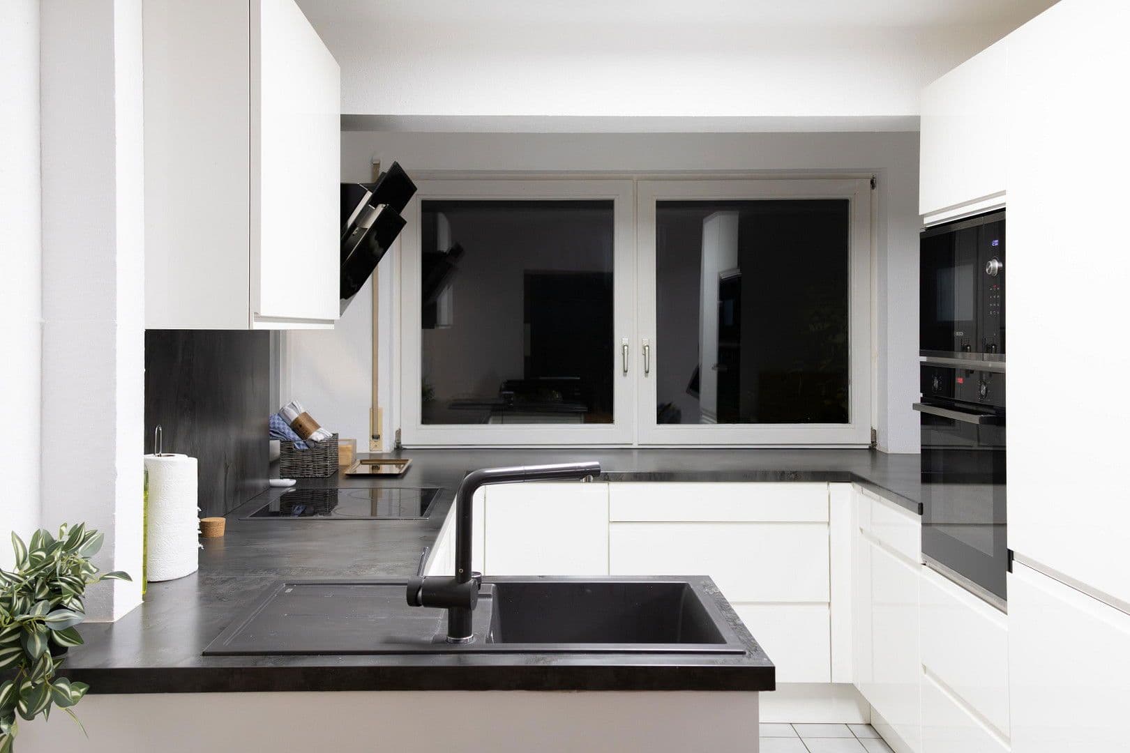 Prenájom bytu 2-izbový 65 m², untere Heckenstraße 51, Stuttgart (Hedelfingen), Bádensko-Wurttembersko Prenájom bytu 2-izbový 65 m², untere Heckenstraße 51, Stuttgart (Hedelfingen), Bádensko-Wurttembersko