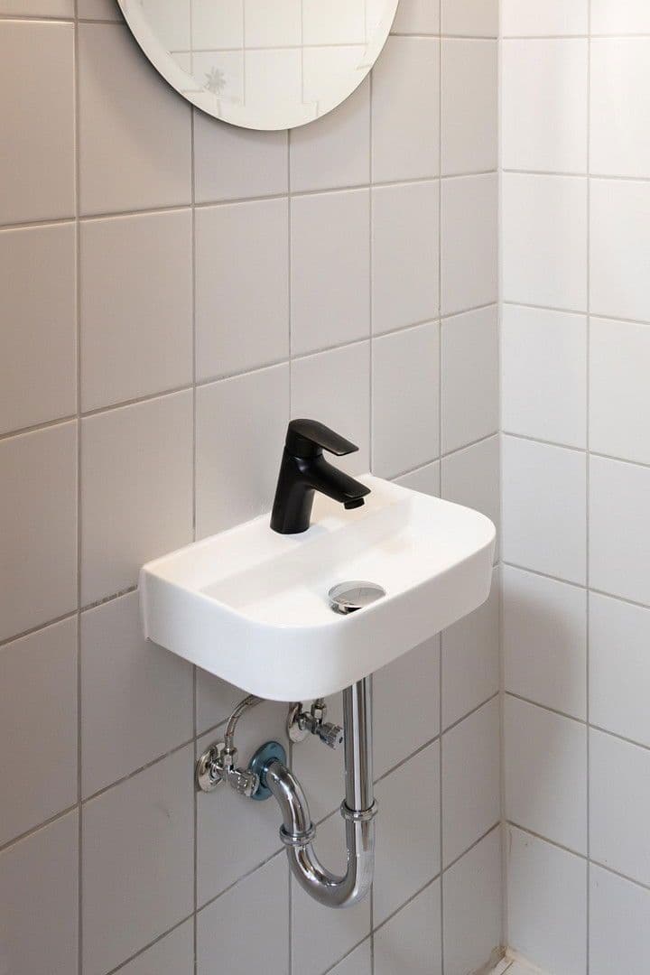 Prenájom bytu 2-izbový 65 m², untere Heckenstraße 51, Stuttgart (Hedelfingen), Bádensko-Wurttembersko Prenájom bytu 2-izbový 65 m², untere Heckenstraße 51, Stuttgart (Hedelfingen), Bádensko-Wurttembersko