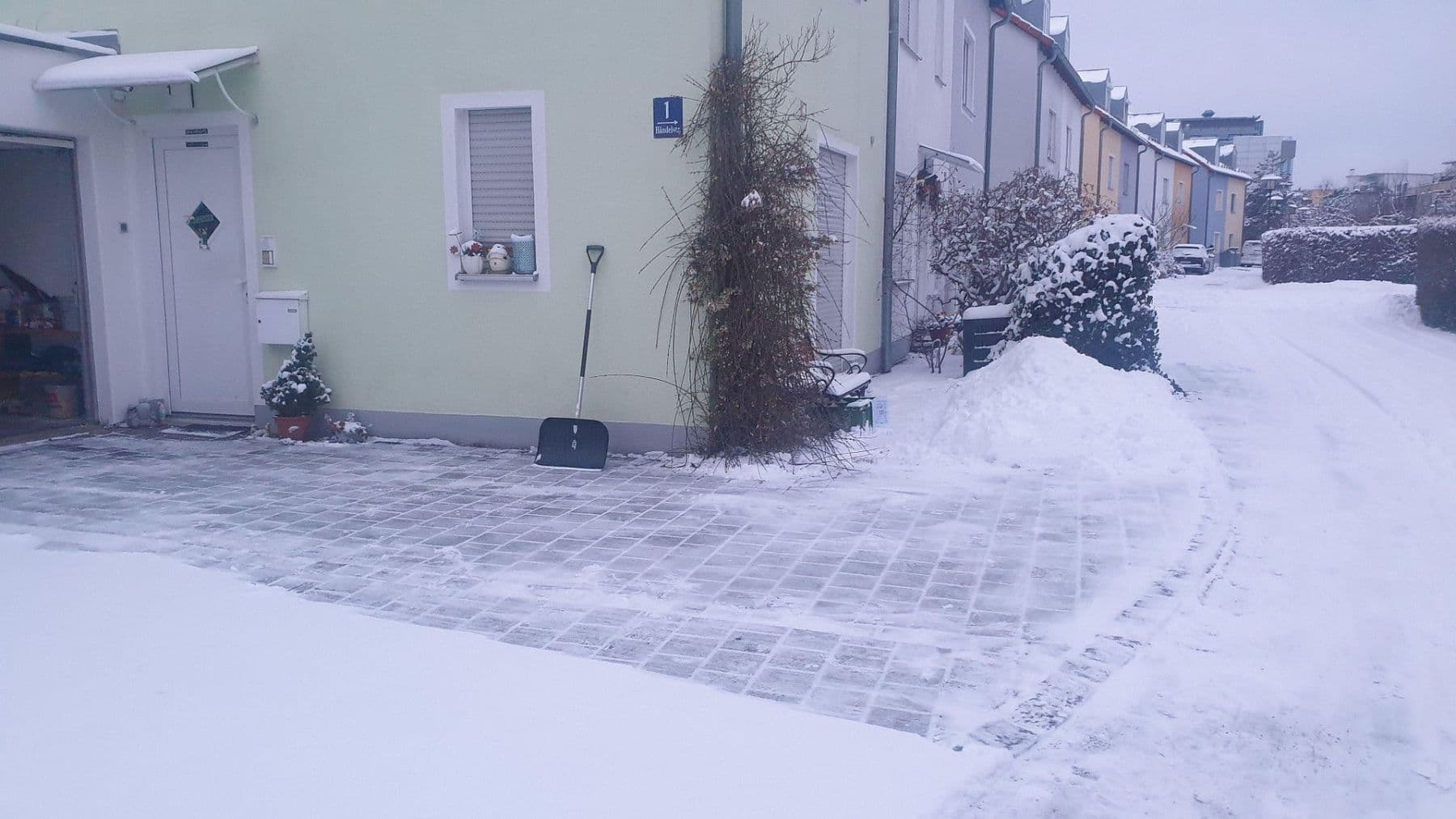 Predaj domu 150 m², pozemek 201 m², Händelstraße 1, Feldkirchen, Bavorsko Predaj domu 150 m², pozemek 201 m², Händelstraße 1, Feldkirchen, Bavorsko