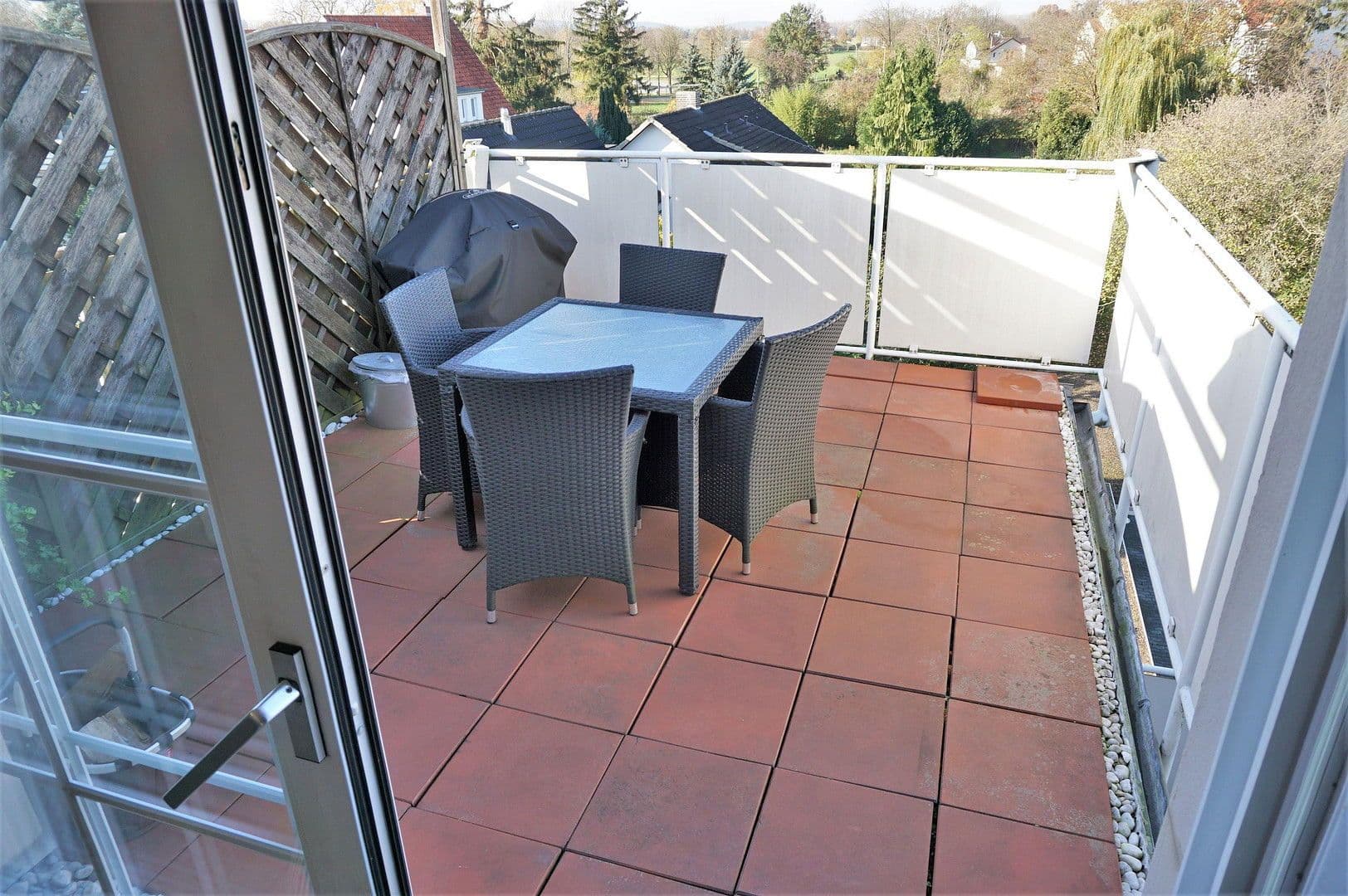 Prenájom bytu 4-izbový 148 m², Rinteln, Dolné Sasko Prenájom bytu 4-izbový 148 m², Rinteln, Dolné Sasko