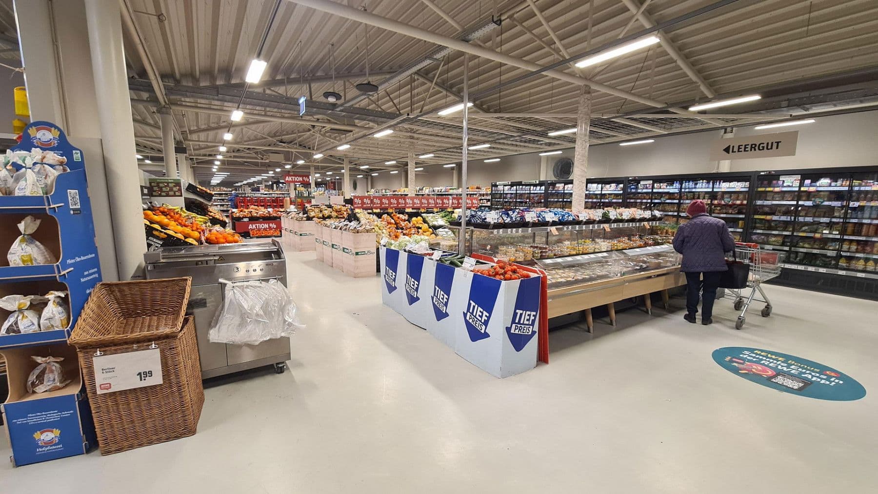 Prenájom nebytového priestoru 5.000 m², Moosburg an der Isar, Bavorsko Prenájom nebytového priestoru 5.000 m², Moosburg an der Isar, Bavorsko