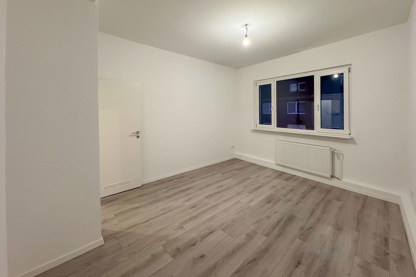 Prenájom bytu 2-izbový 62 m², Ruhrstraße 19, Witten, Severné Porýnie - Westfálsko Prenájom bytu 2-izbový 62 m², Ruhrstraße 19, Witten, Severné Porýnie - Westfálsko
