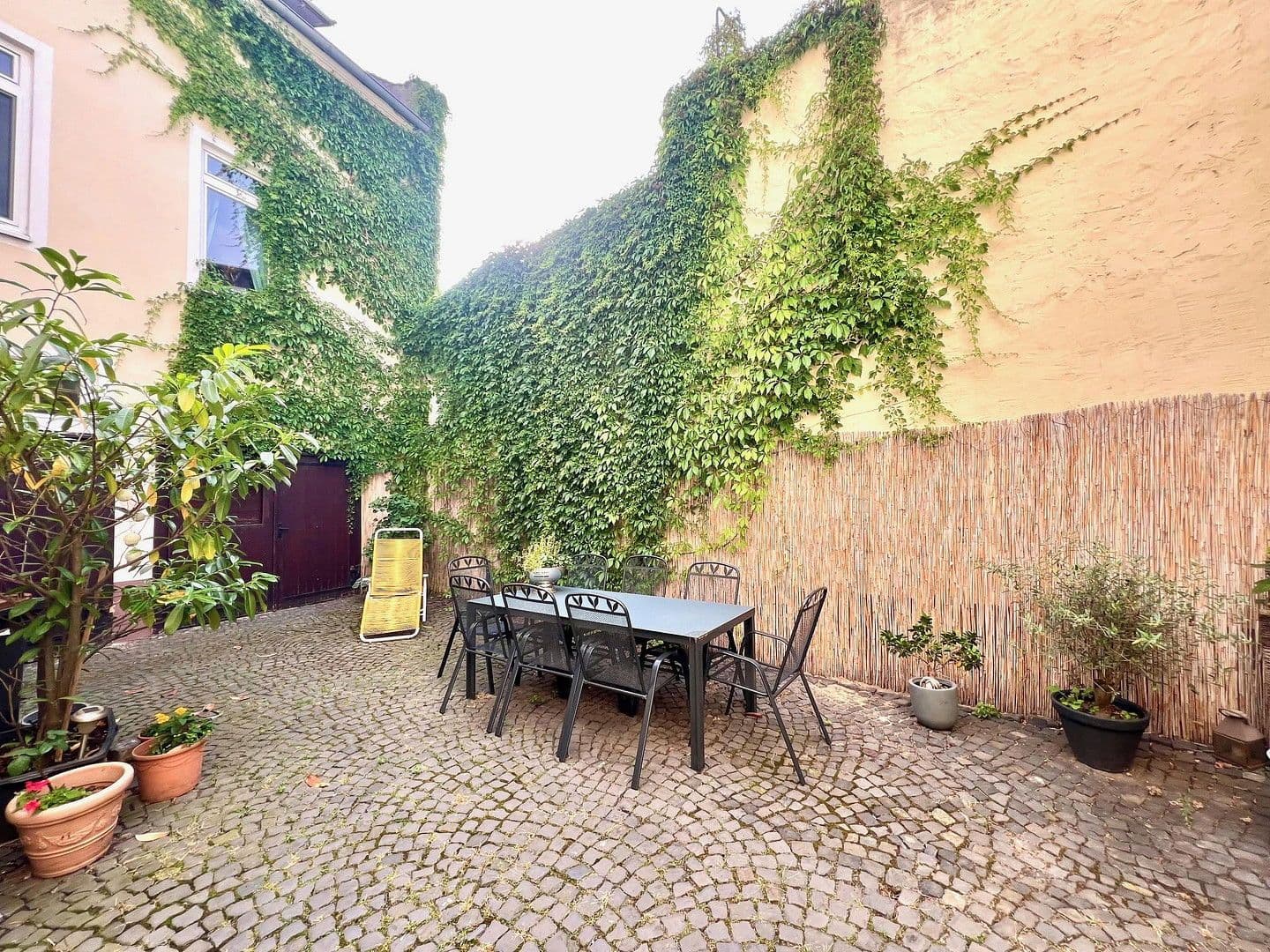 Prenájom bytu 4-izbový 120 m², Rathausstraße 1, Hochheim, Hesensko Prenájom bytu 4-izbový 120 m², Rathausstraße 1, Hochheim, Hesensko