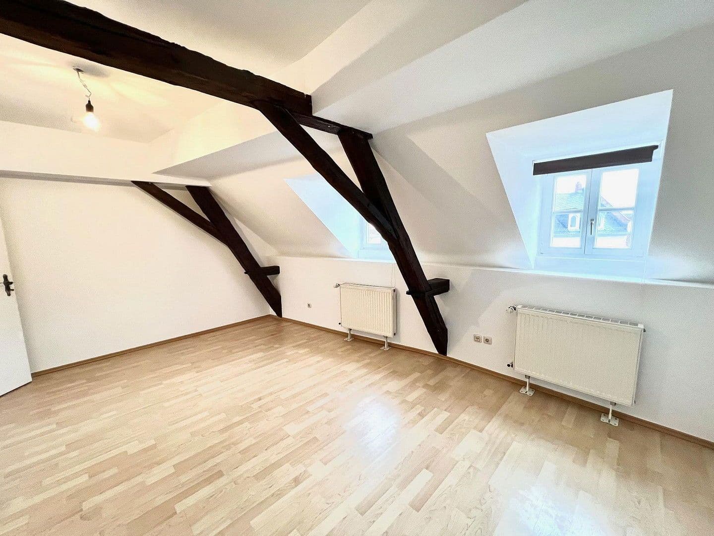 Prenájom bytu 4-izbový 120 m², Rathausstraße 1, Hochheim, Hesensko Prenájom bytu 4-izbový 120 m², Rathausstraße 1, Hochheim, Hesensko