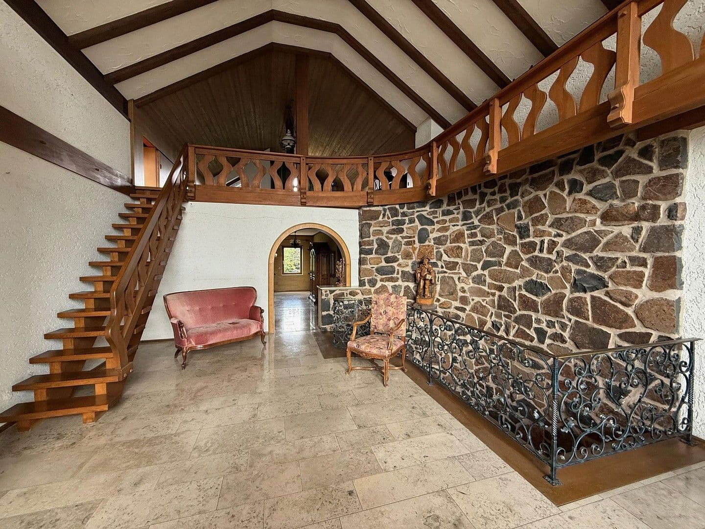 Predaj domu 478 m², pozemek 1.827 m², Neuhof, Hesensko Predaj domu 478 m², pozemek 1.827 m², Neuhof, Hesensko