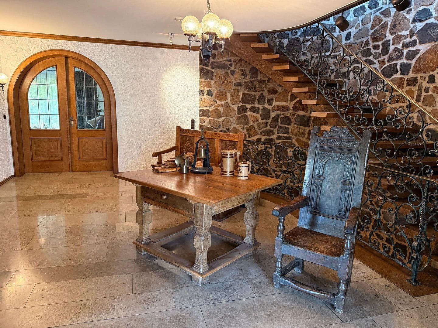 Predaj domu 478 m², pozemek 1.827 m², Neuhof, Hesensko Predaj domu 478 m², pozemek 1.827 m², Neuhof, Hesensko