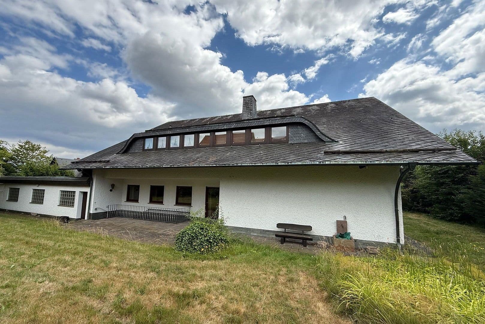 Predaj domu 478 m², pozemek 1.827 m², Neuhof, Hesensko Predaj domu 478 m², pozemek 1.827 m², Neuhof, Hesensko