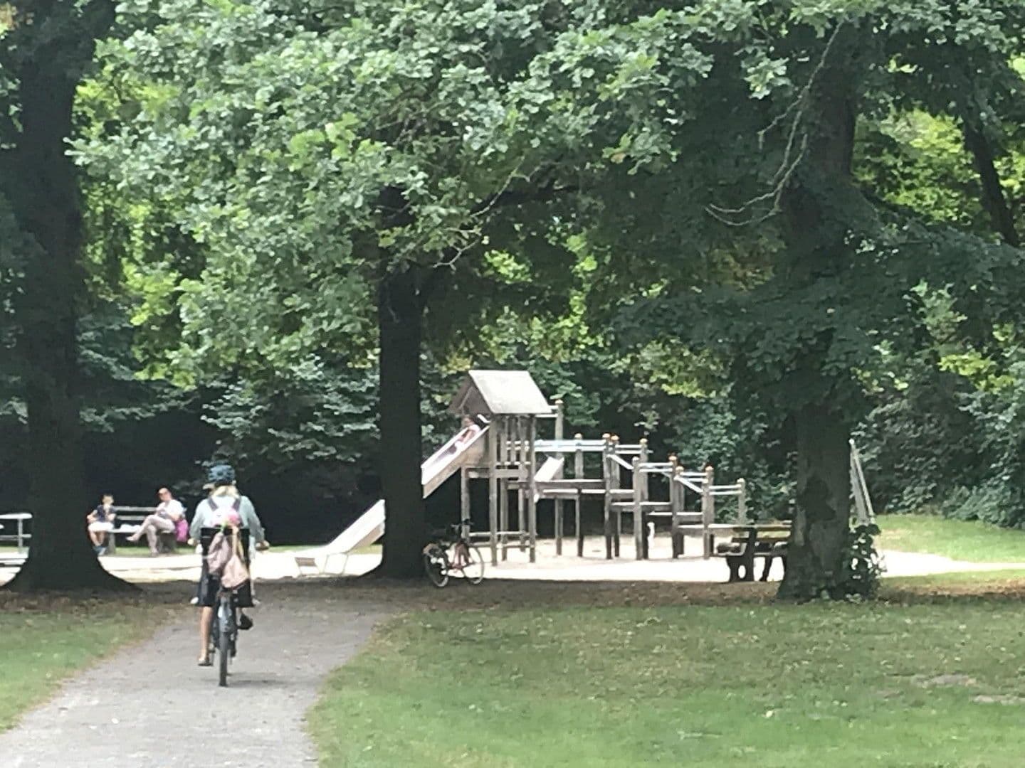 Predaj domu 157 m², pozemek 101 m², Karlsruhe, Bádensko-Wurttembersko Predaj domu 157 m², pozemek 101 m², Karlsruhe, Bádensko-Wurttembersko