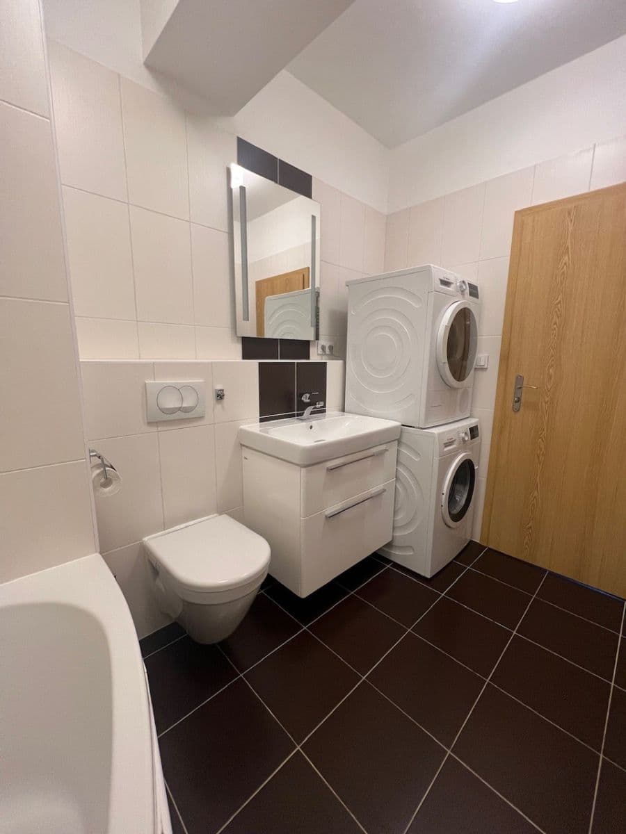 Prenájom bytu 2-izbový 68 m², Podlesí II, Zlín, Zlínský kraj Prenájom bytu 2-izbový 68 m², Podlesí II, Zlín, Zlínský kraj