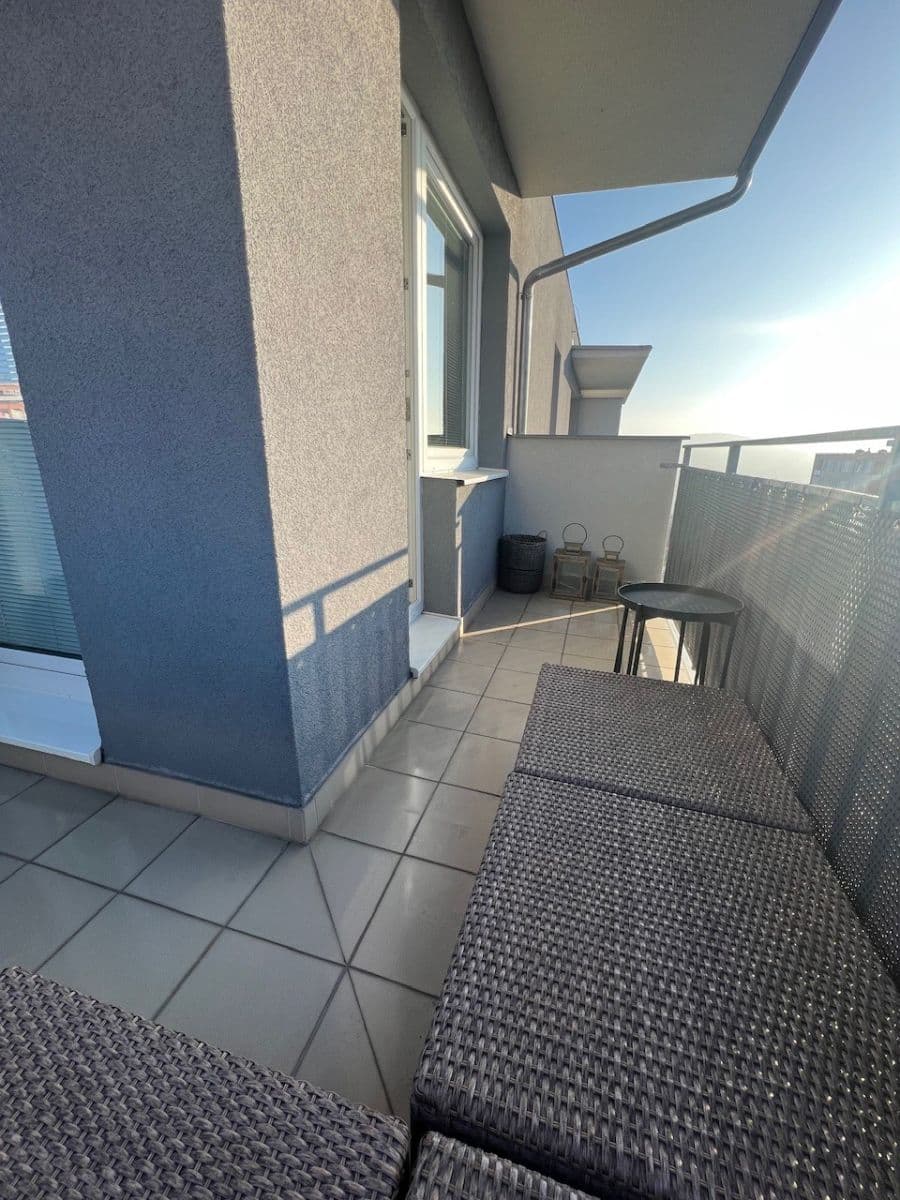 Prenájom bytu 2-izbový 68 m², Podlesí II, Zlín, Zlínský kraj Prenájom bytu 2-izbový 68 m², Podlesí II, Zlín, Zlínský kraj