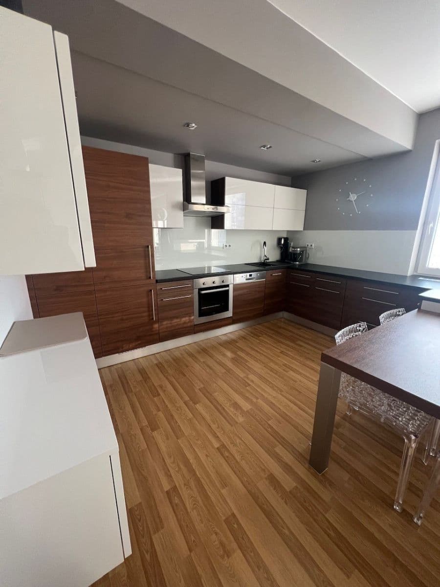 Prenájom bytu 2-izbový 68 m², Podlesí II, Zlín, Zlínský kraj Prenájom bytu 2-izbový 68 m², Podlesí II, Zlín, Zlínský kraj