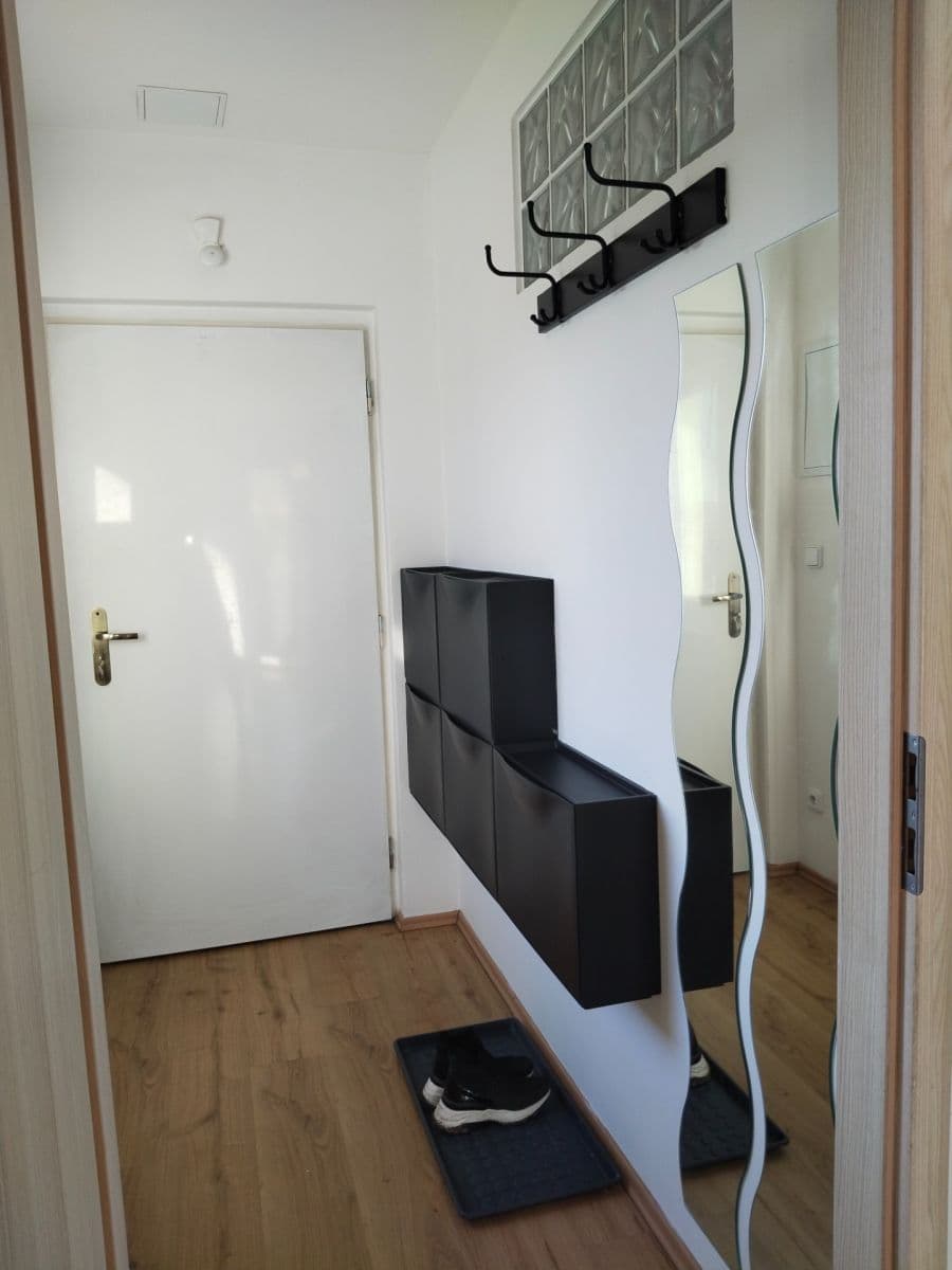 Prenájom bytu 2-izbový 39 m², Mírové náměstí, Kouřim, Středočeský kraj Prenájom bytu 2-izbový 39 m², Mírové náměstí, Kouřim, Středočeský kraj