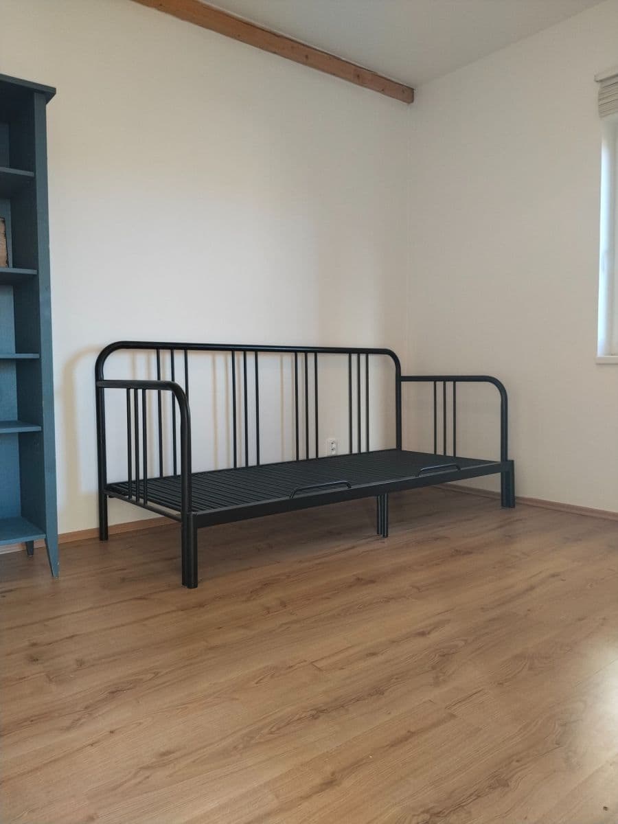 Prenájom bytu 2-izbový 39 m², Mírové náměstí, Kouřim, Středočeský kraj Prenájom bytu 2-izbový 39 m², Mírové náměstí, Kouřim, Středočeský kraj