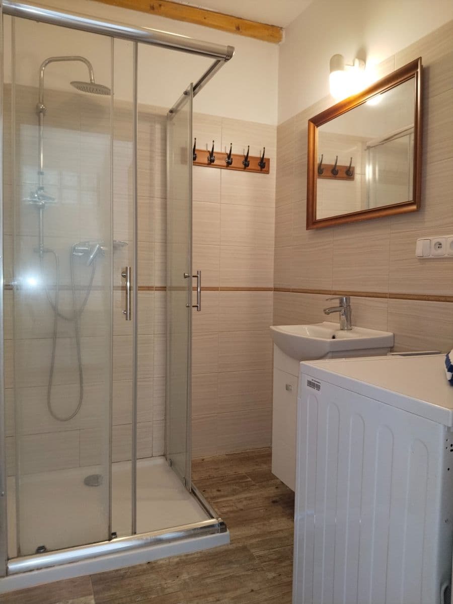 Prenájom bytu 2-izbový 39 m², Mírové náměstí, Kouřim, Středočeský kraj Prenájom bytu 2-izbový 39 m², Mírové náměstí, Kouřim, Středočeský kraj