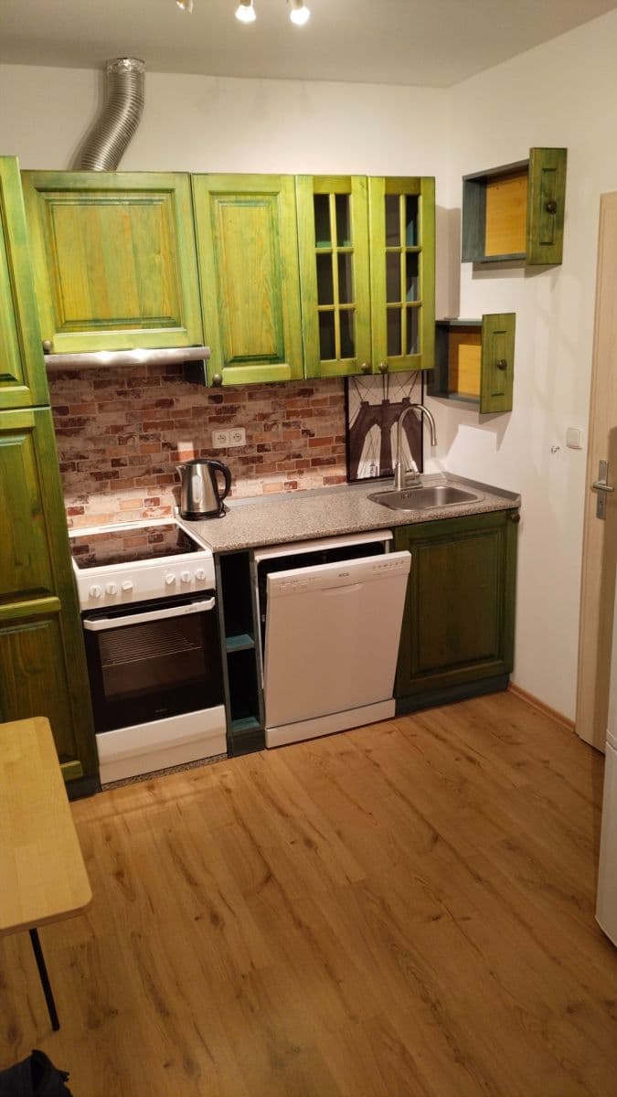 Prenájom bytu 2-izbový 39 m², Mírové náměstí, Kouřim, Středočeský kraj Prenájom bytu 2-izbový 39 m², Mírové náměstí, Kouřim, Středočeský kraj