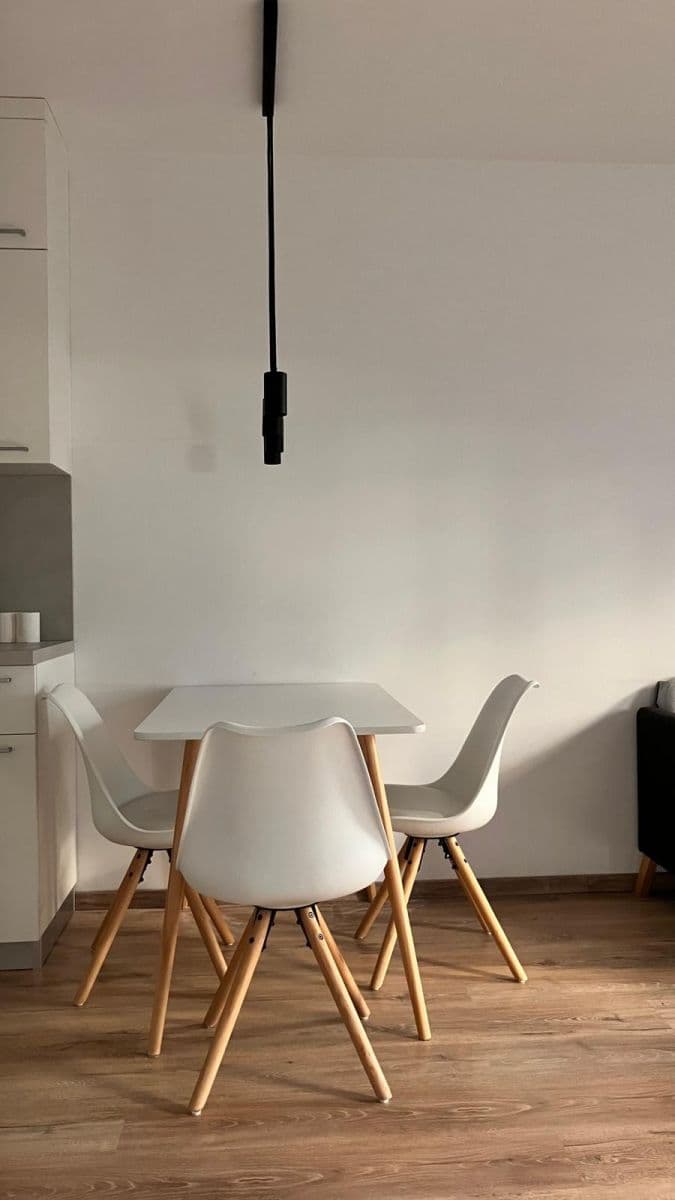 Prenájom bytu 2-izbový 44 m², Hraničná, Ružinov, Bratislavský kraj Prenájom bytu 2-izbový 44 m², Hraničná, Ružinov, Bratislavský kraj