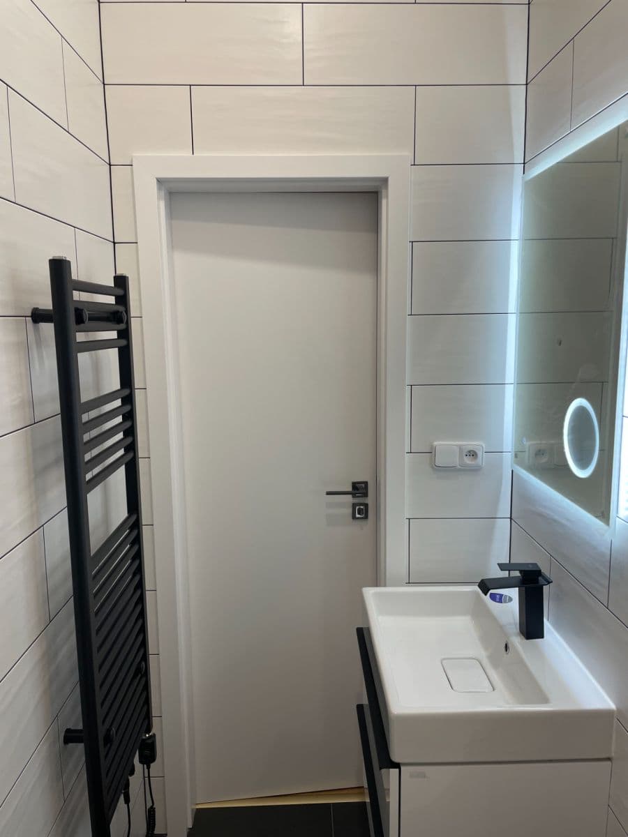 Prenájom bytu 2-izbový 46 m², Jaromírova, Praha, Praha Prenájom bytu 2-izbový 46 m², Jaromírova, Praha, Praha