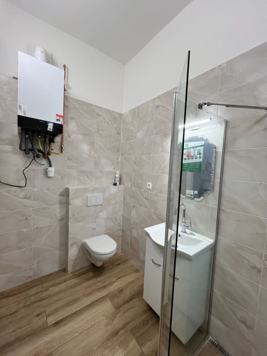 Prenájom bytu 3-izbový 100 m², Bratislava - mestská časť Staré Mesto, Bratislavský kraj Prenájom bytu 3-izbový 100 m², Bratislava - mestská časť Staré Mesto, Bratislavský kraj