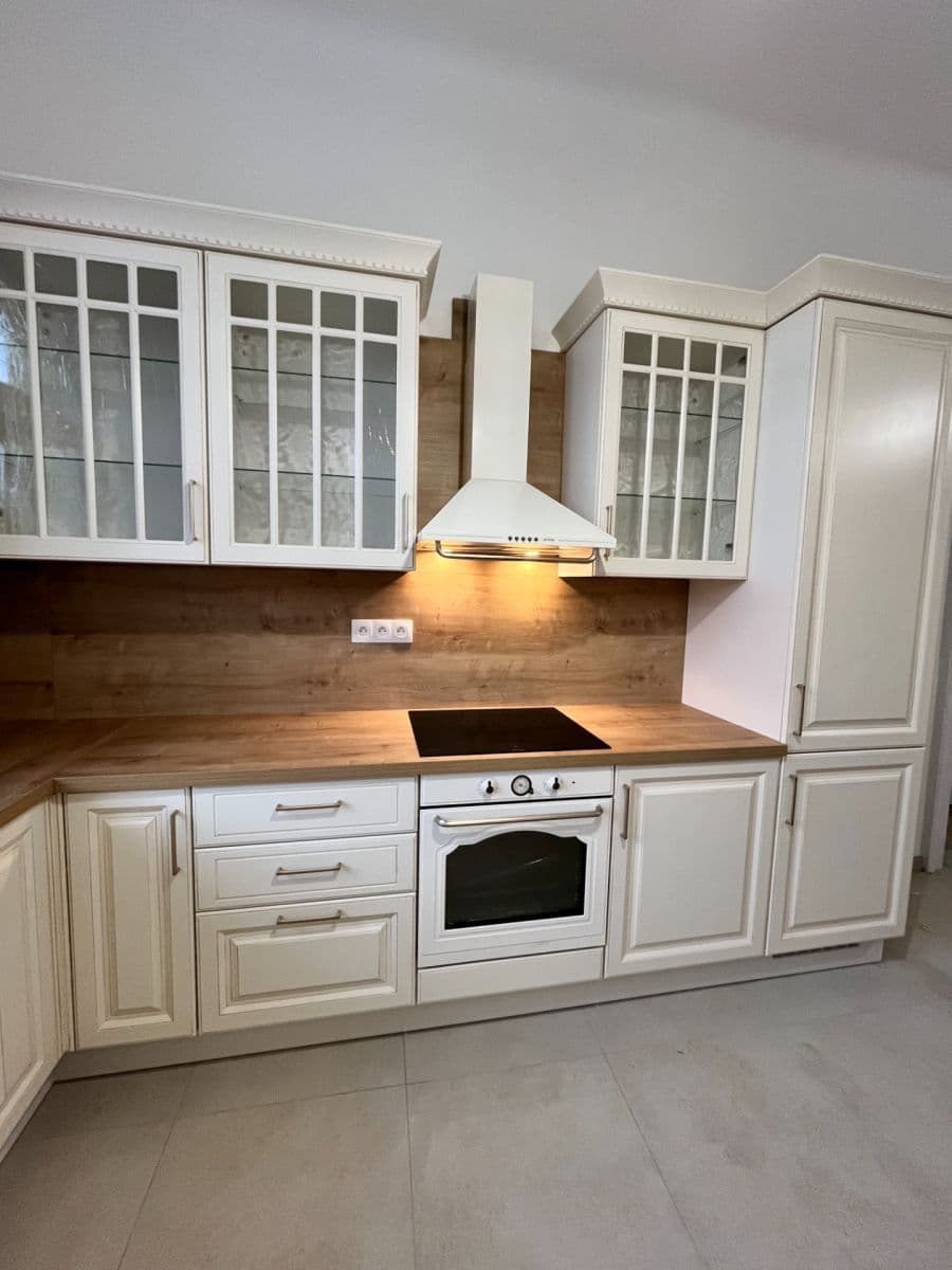 Prenájom bytu 3-izbový 100 m², Bratislava - mestská časť Staré Mesto, Bratislavský kraj Prenájom bytu 3-izbový 100 m², Bratislava - mestská časť Staré Mesto, Bratislavský kraj