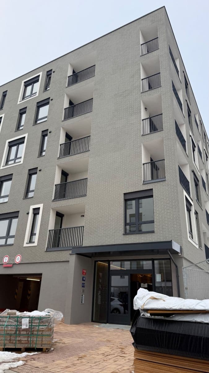 Prenájom garáže 30 m², Stočesova, Praha, Praha Prenájom garáže 30 m², Stočesova, Praha, Praha