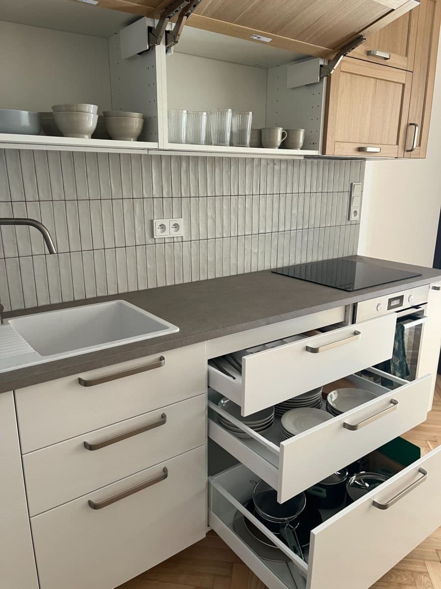 Prenájom bytu 5-izbový 110 m², Hálkova, Praha, Praha Prenájom bytu 5-izbový 110 m², Hálkova, Praha, Praha