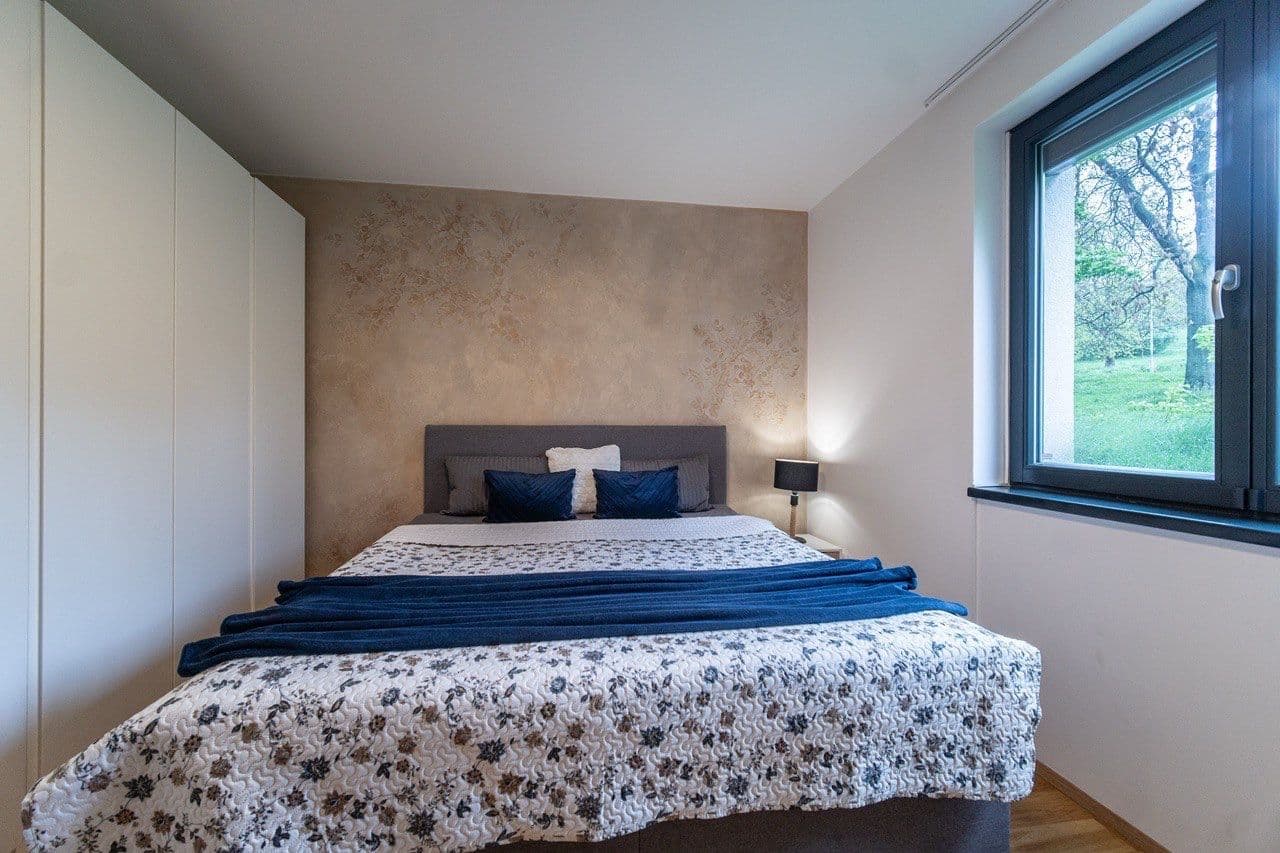 Prenájom bytu 3-izbový 70 m², Primátorská, Praha, Praha Prenájom bytu 3-izbový 70 m², Primátorská, Praha, Praha