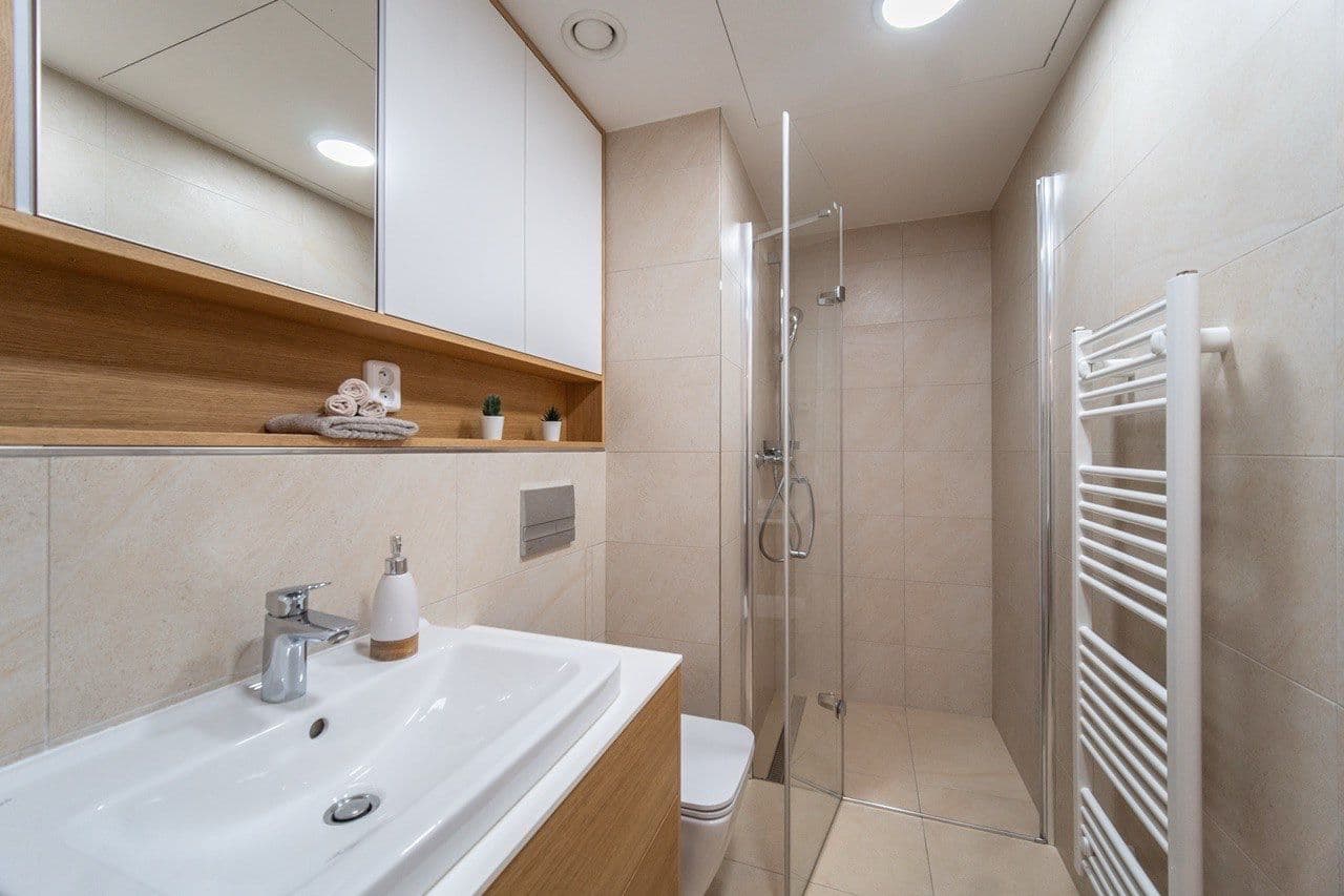 Prenájom bytu 3-izbový 70 m², Primátorská, Praha, Praha Prenájom bytu 3-izbový 70 m², Primátorská, Praha, Praha