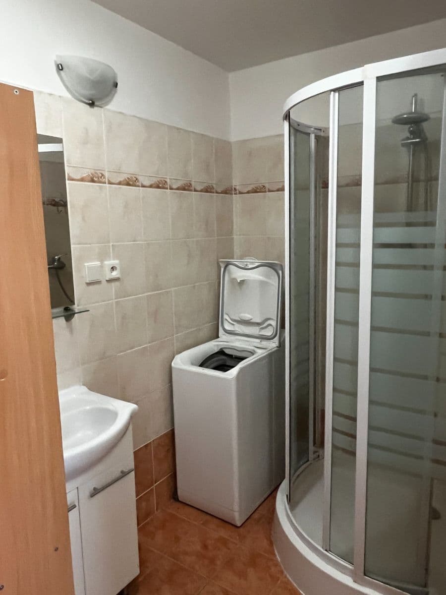 Prenájom bytu 2-izbový 51 m², Čs. armády, Kladno, Středočeský kraj Prenájom bytu 2-izbový 51 m², Čs. armády, Kladno, Středočeský kraj