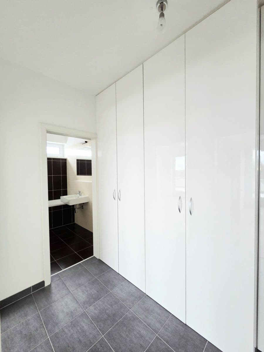 Prenájom bytu 2-izbový 42 m², Za Luhem, Praha, Praha Prenájom bytu 2-izbový 42 m², Za Luhem, Praha, Praha