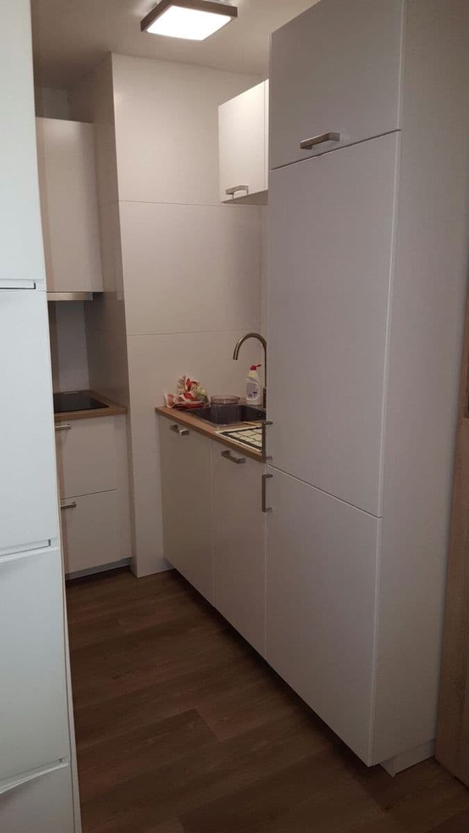 Prenájom bytu 2-izbový 38 m², Zdiměřická, Praha, Praha Prenájom bytu 2-izbový 38 m², Zdiměřická, Praha, Praha