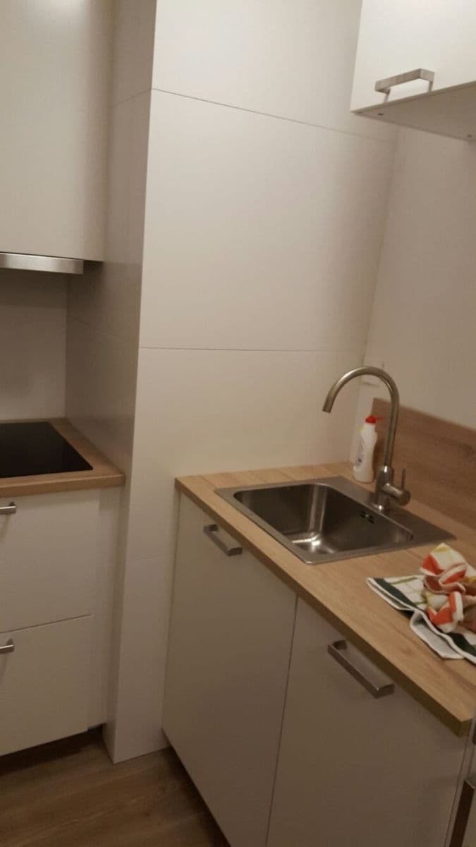 Prenájom bytu 2-izbový 38 m², Zdiměřická, Praha, Praha Prenájom bytu 2-izbový 38 m², Zdiměřická, Praha, Praha