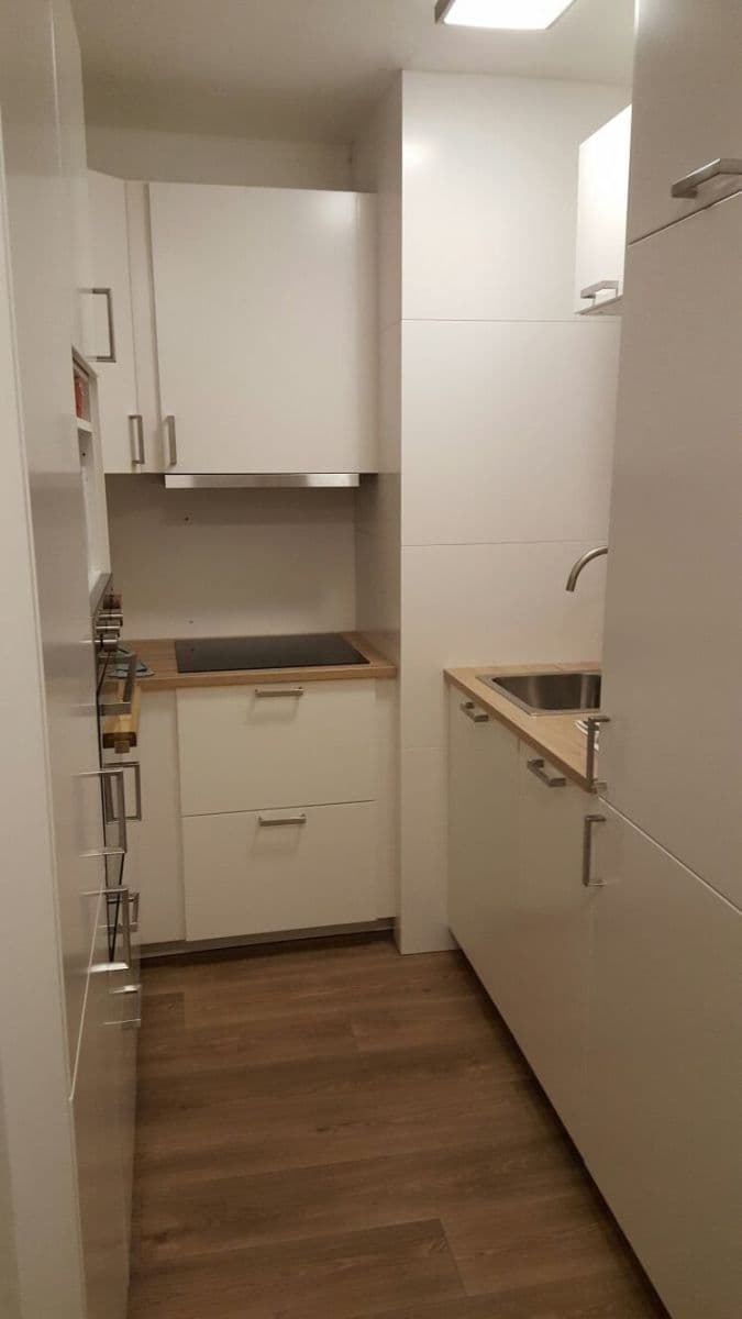 Prenájom bytu 2-izbový 38 m², Zdiměřická, Praha, Praha Prenájom bytu 2-izbový 38 m², Zdiměřická, Praha, Praha