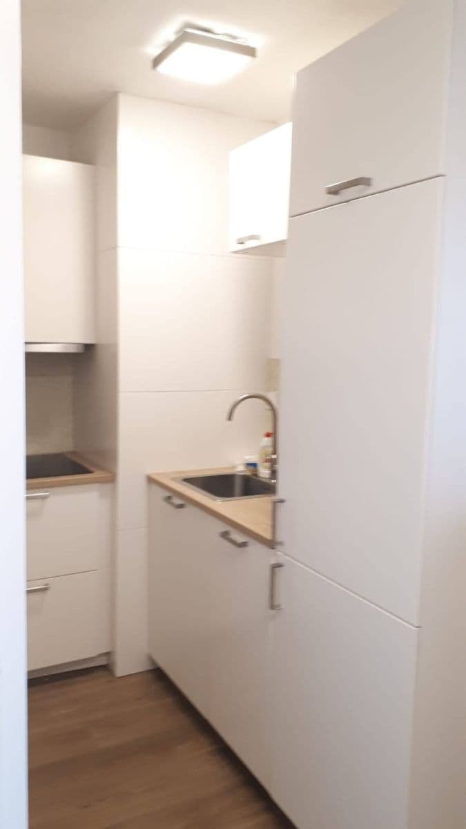 Prenájom bytu 2-izbový 38 m², Zdiměřická, Praha, Praha Prenájom bytu 2-izbový 38 m², Zdiměřická, Praha, Praha