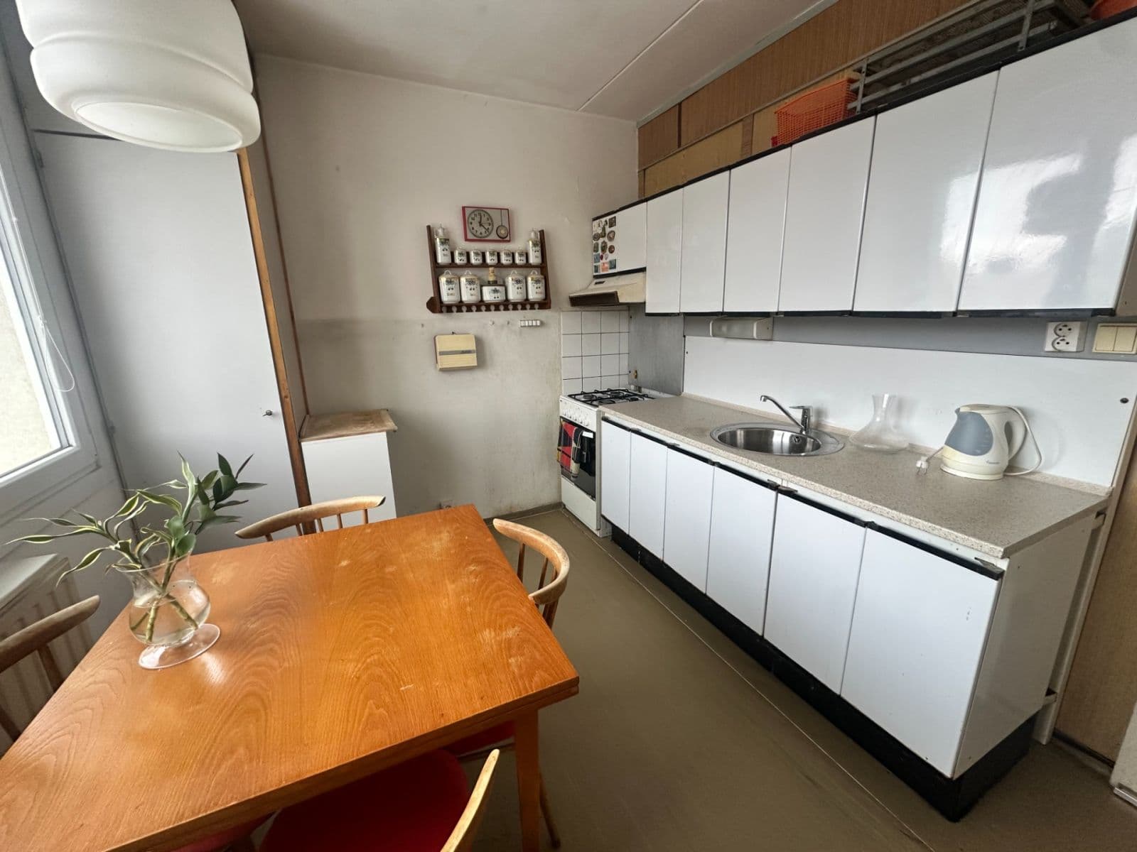 Prenájom bytu 4-izbový 103 m², Manětínská, Plzeň, Plzeňský kraj Prenájom bytu 4-izbový 103 m², Manětínská, Plzeň, Plzeňský kraj