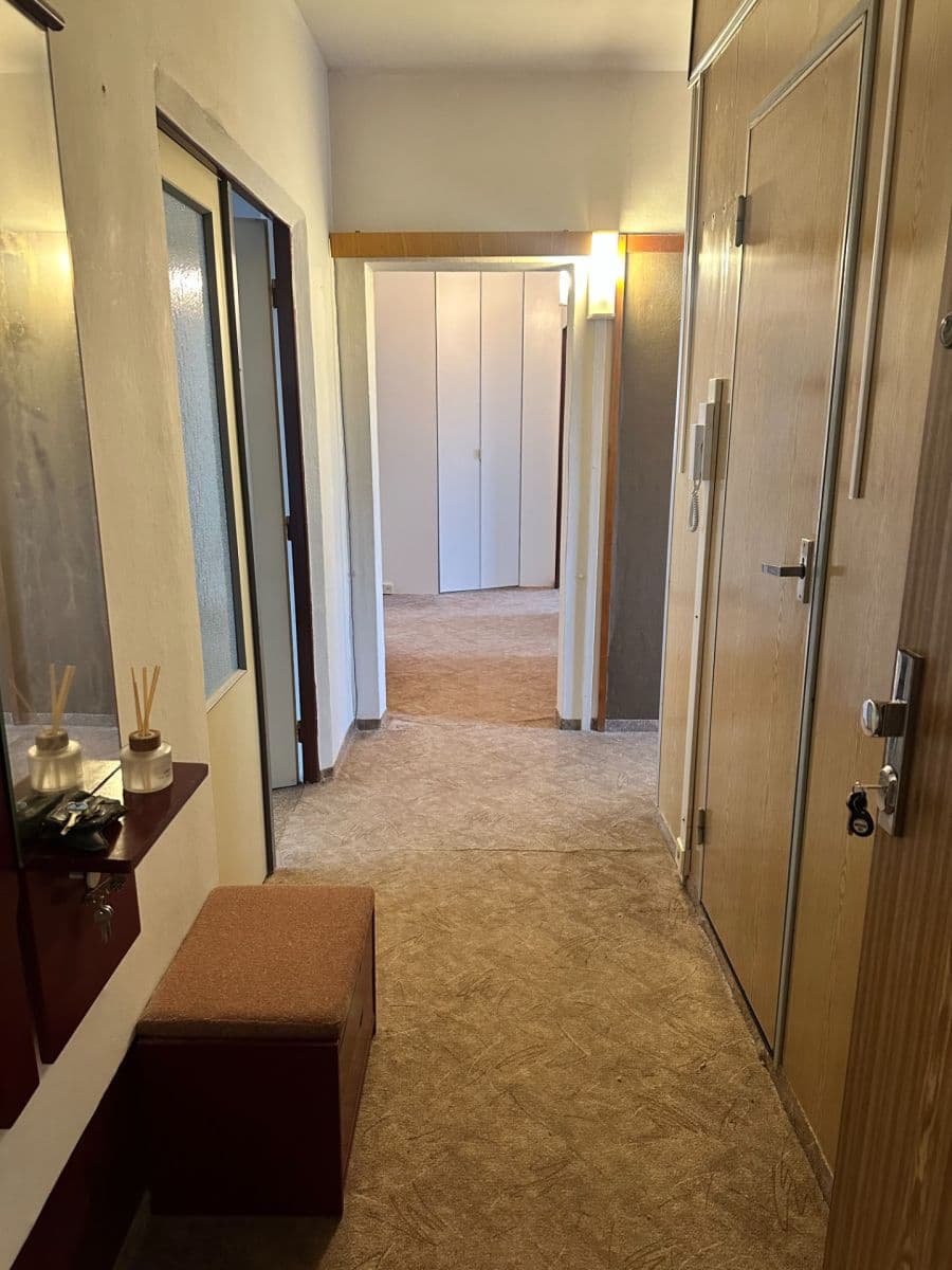 Prenájom bytu 4-izbový 103 m², Manětínská, Plzeň, Plzeňský kraj Prenájom bytu 4-izbový 103 m², Manětínská, Plzeň, Plzeňský kraj