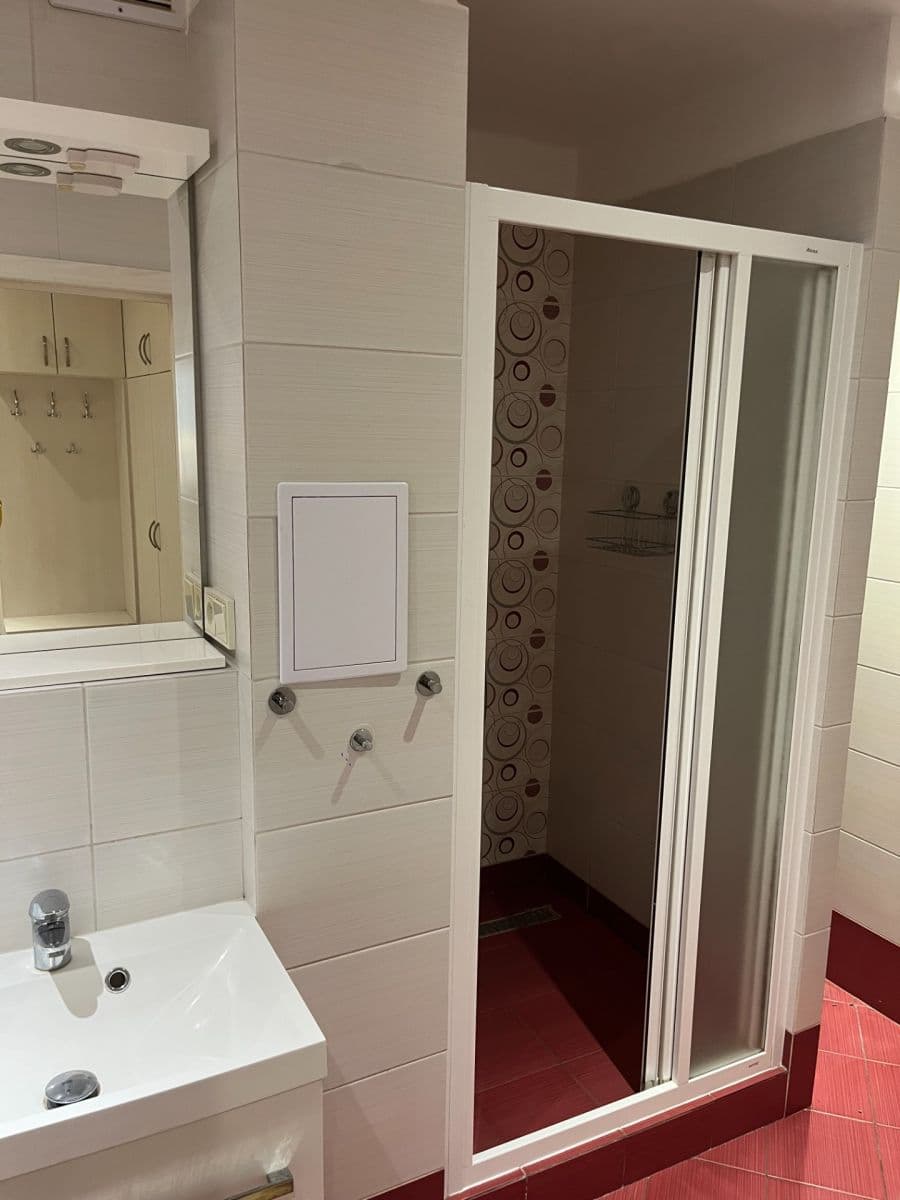 Prenájom bytu 2-izbový 54 m², Na Poustkách, Praha, Praha Prenájom bytu 2-izbový 54 m², Na Poustkách, Praha, Praha